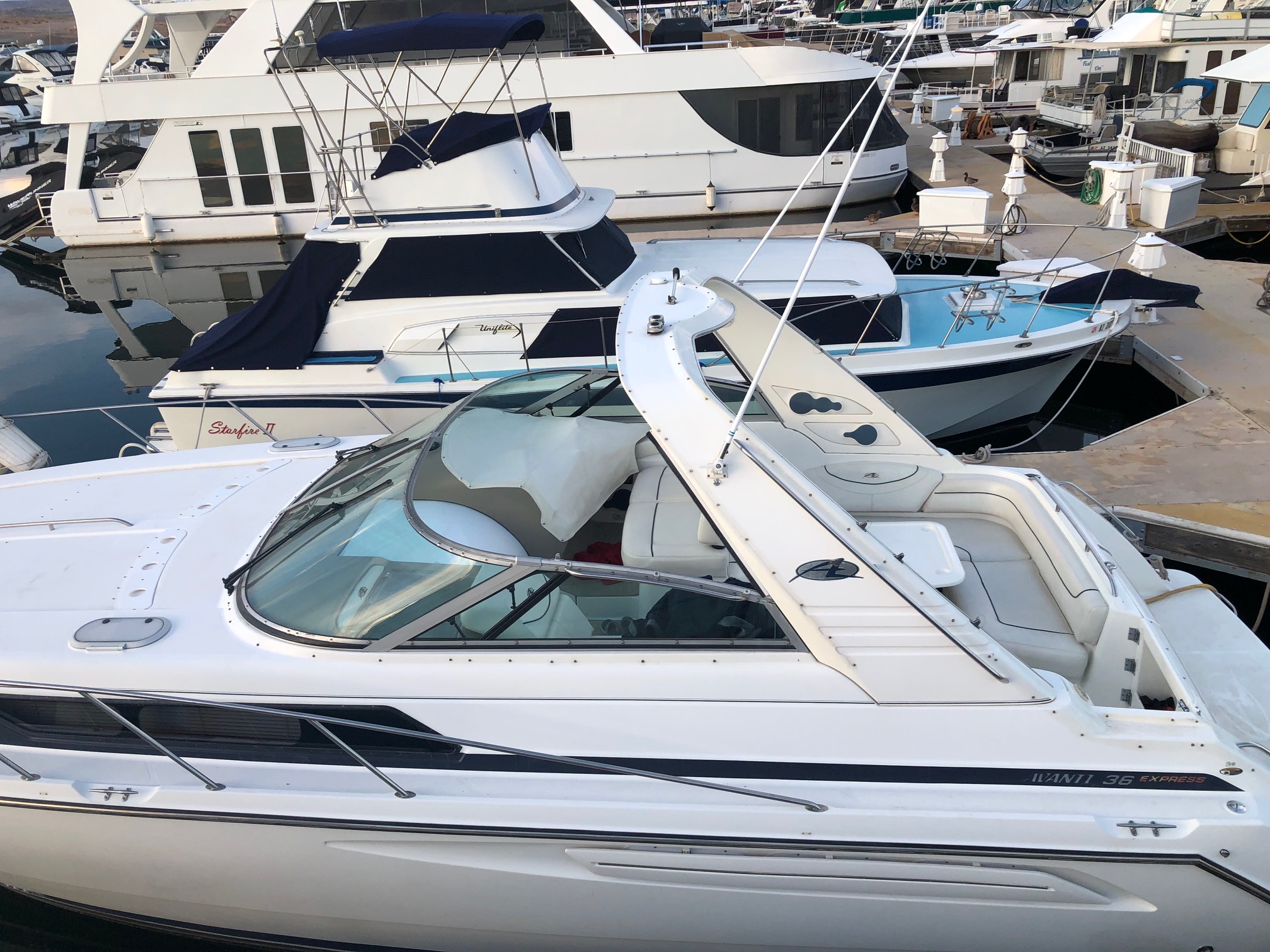 1998 36' Bayliner Avanti "3685 Sunbridge"