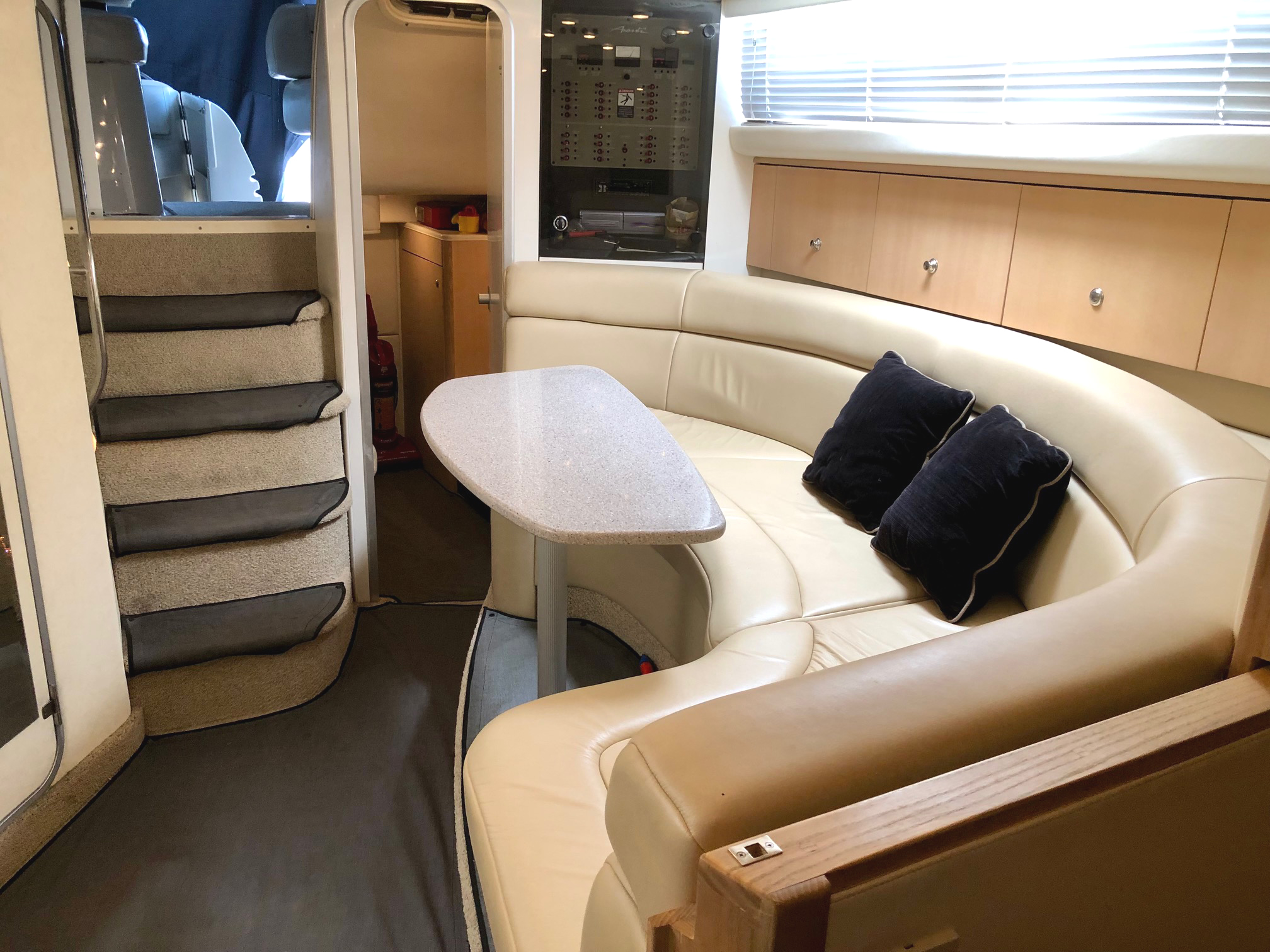 1998 36' Bayliner Avanti "3685 Sunbridge" - Image 18