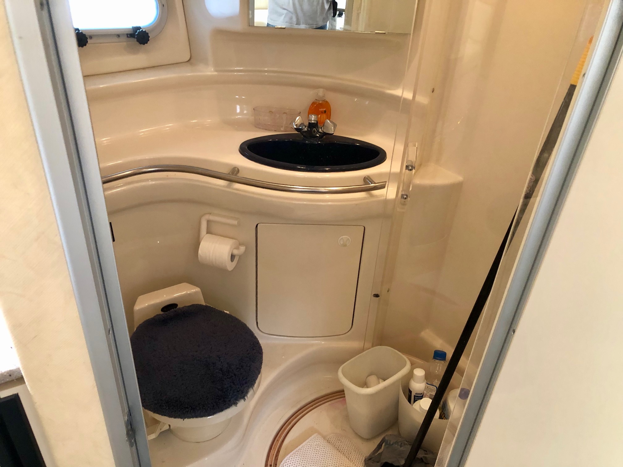 1998 36' Bayliner Avanti "3685 Sunbridge" - Image 23