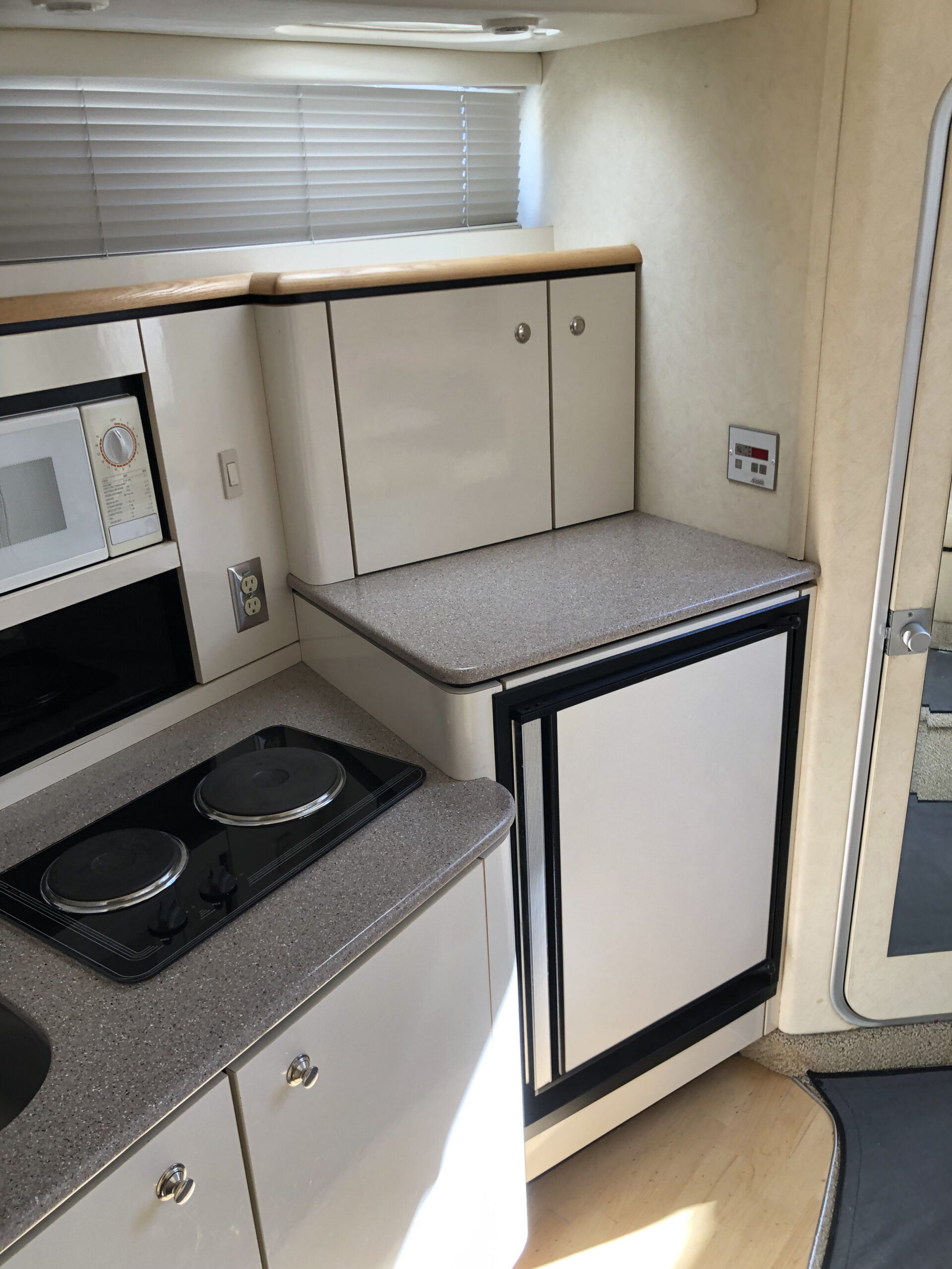 1998 36' Bayliner Avanti "3685 Sunbridge" REDUCED - Image 43