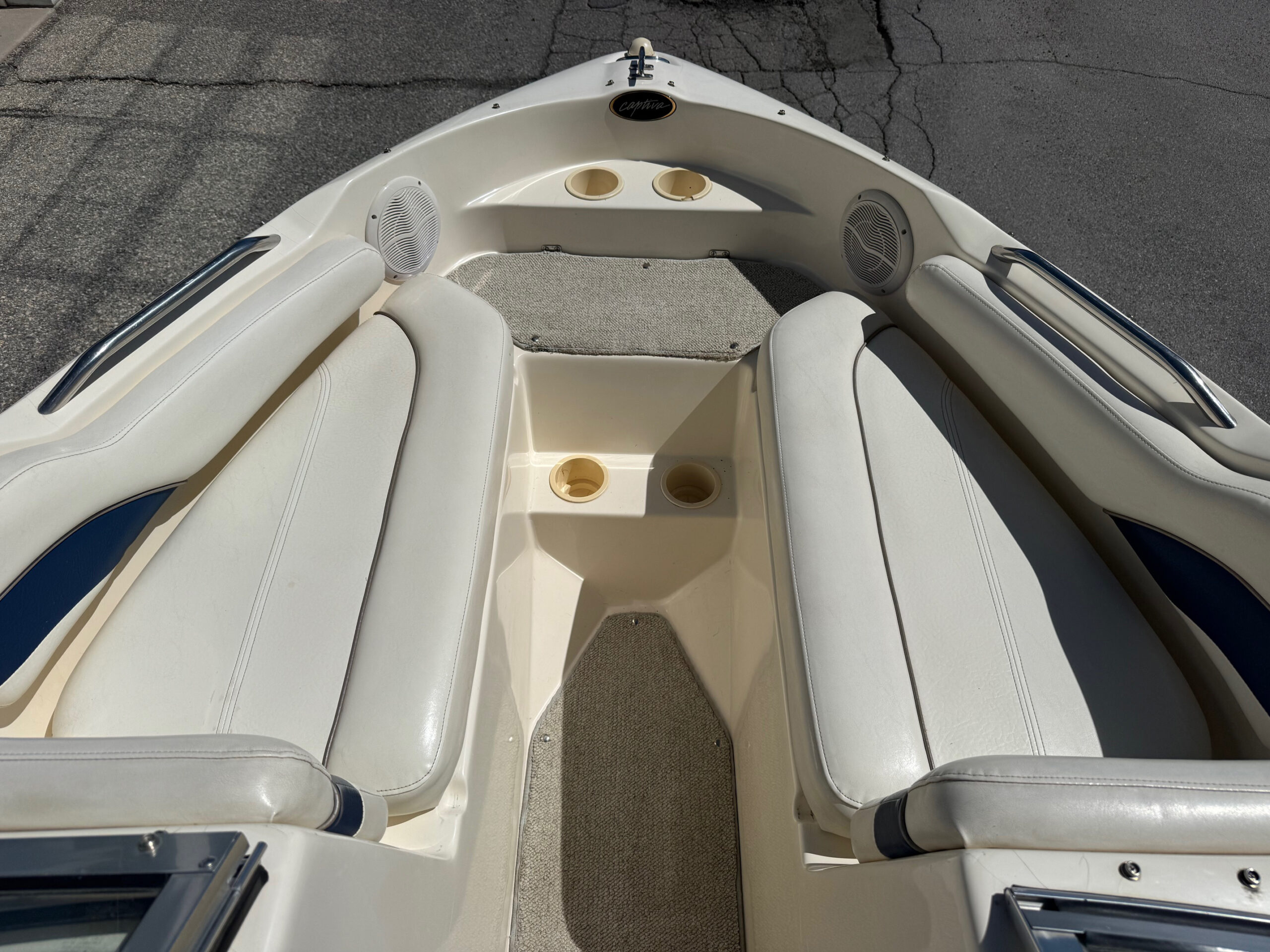 2001 19' Rinker "192 Captiva" Bowrider - Image 11