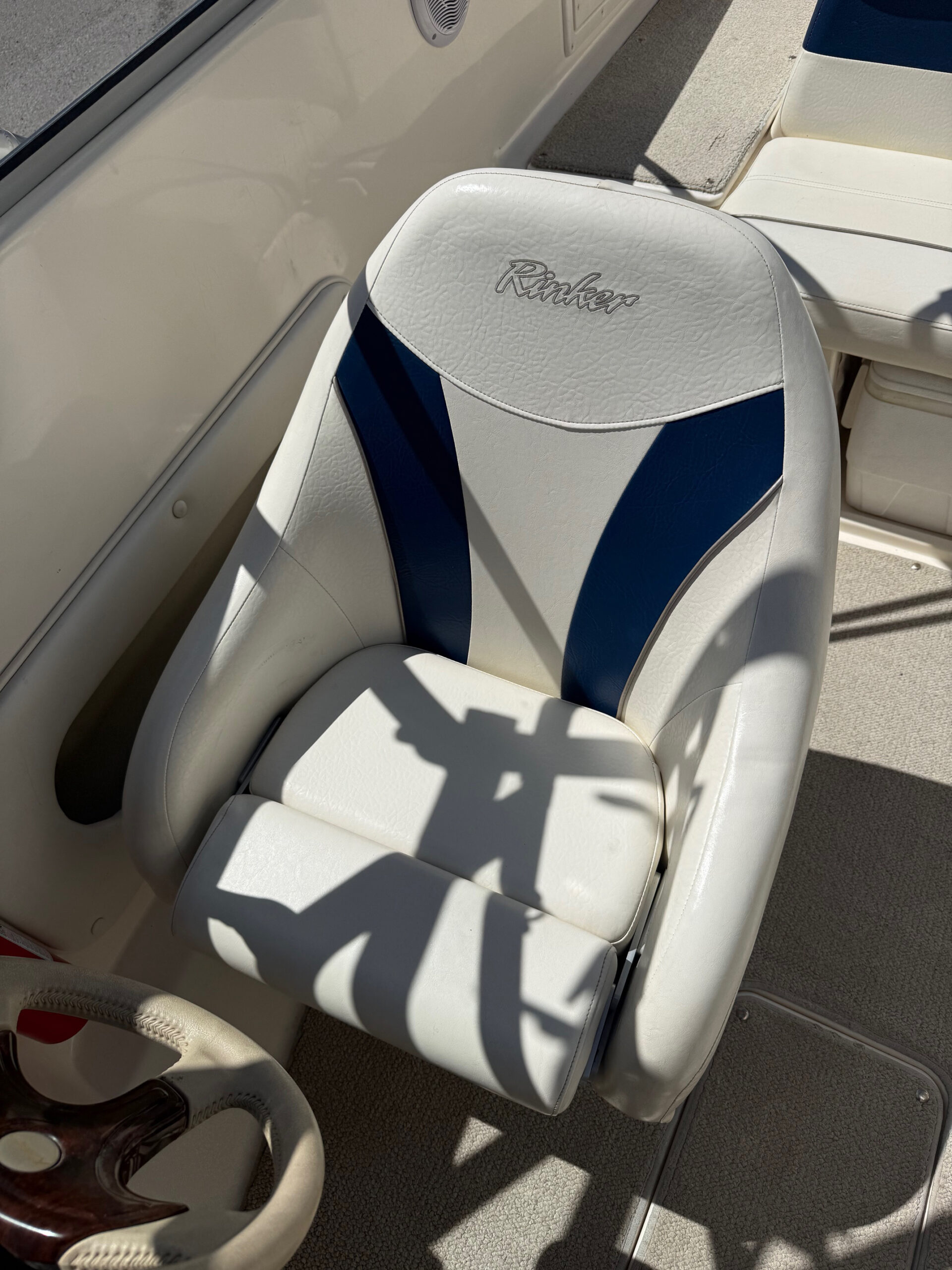 2001 19' Rinker "192 Captiva" Bowrider - Image 20