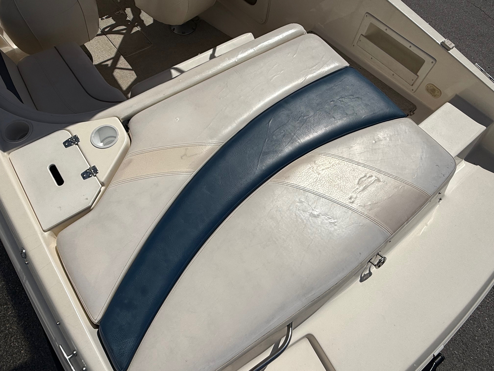 2001 19' Rinker "192 Captiva" Bowrider - Image 22