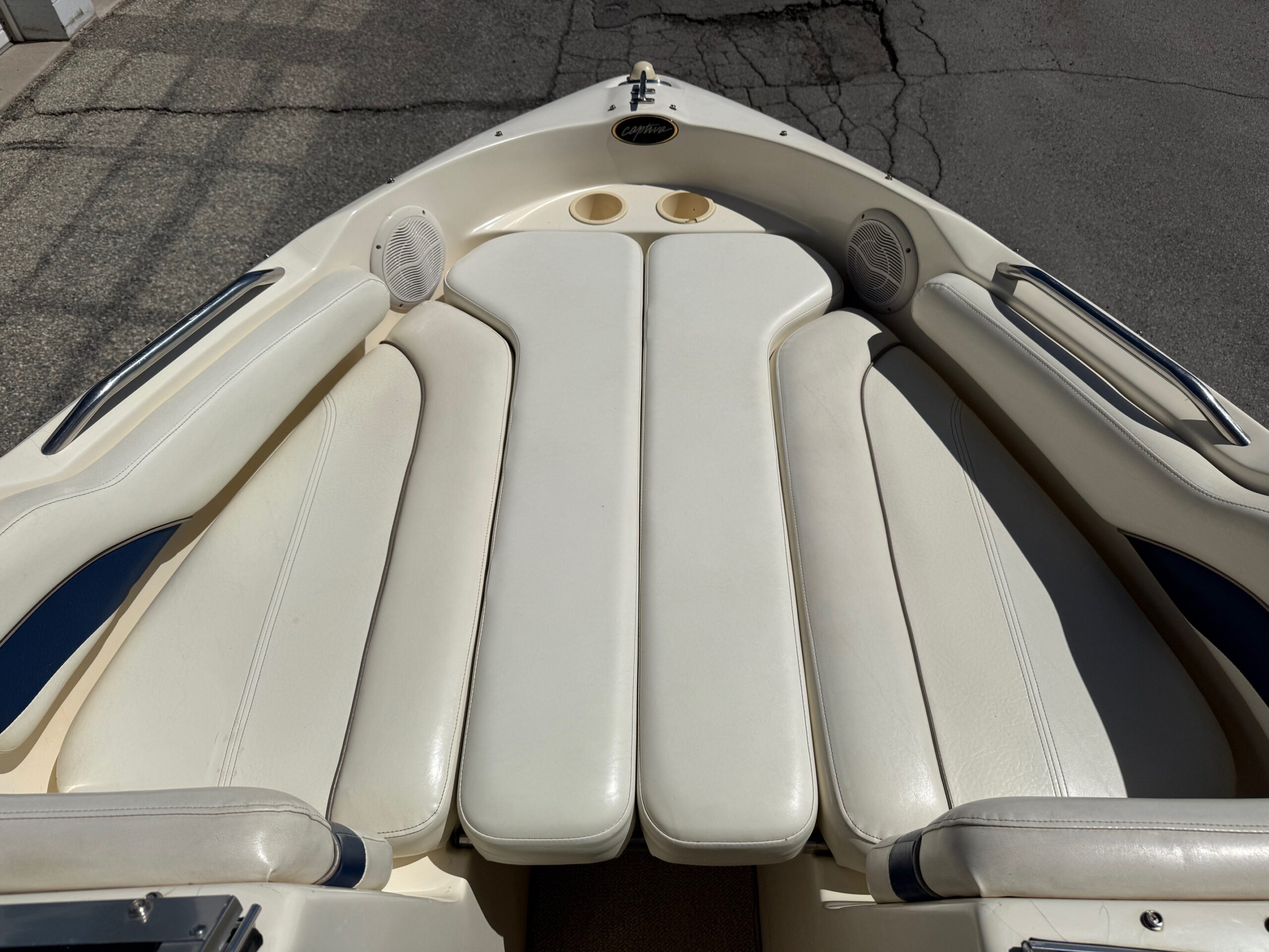 2001 19' Rinker "192 Captiva" Bowrider - Image 12