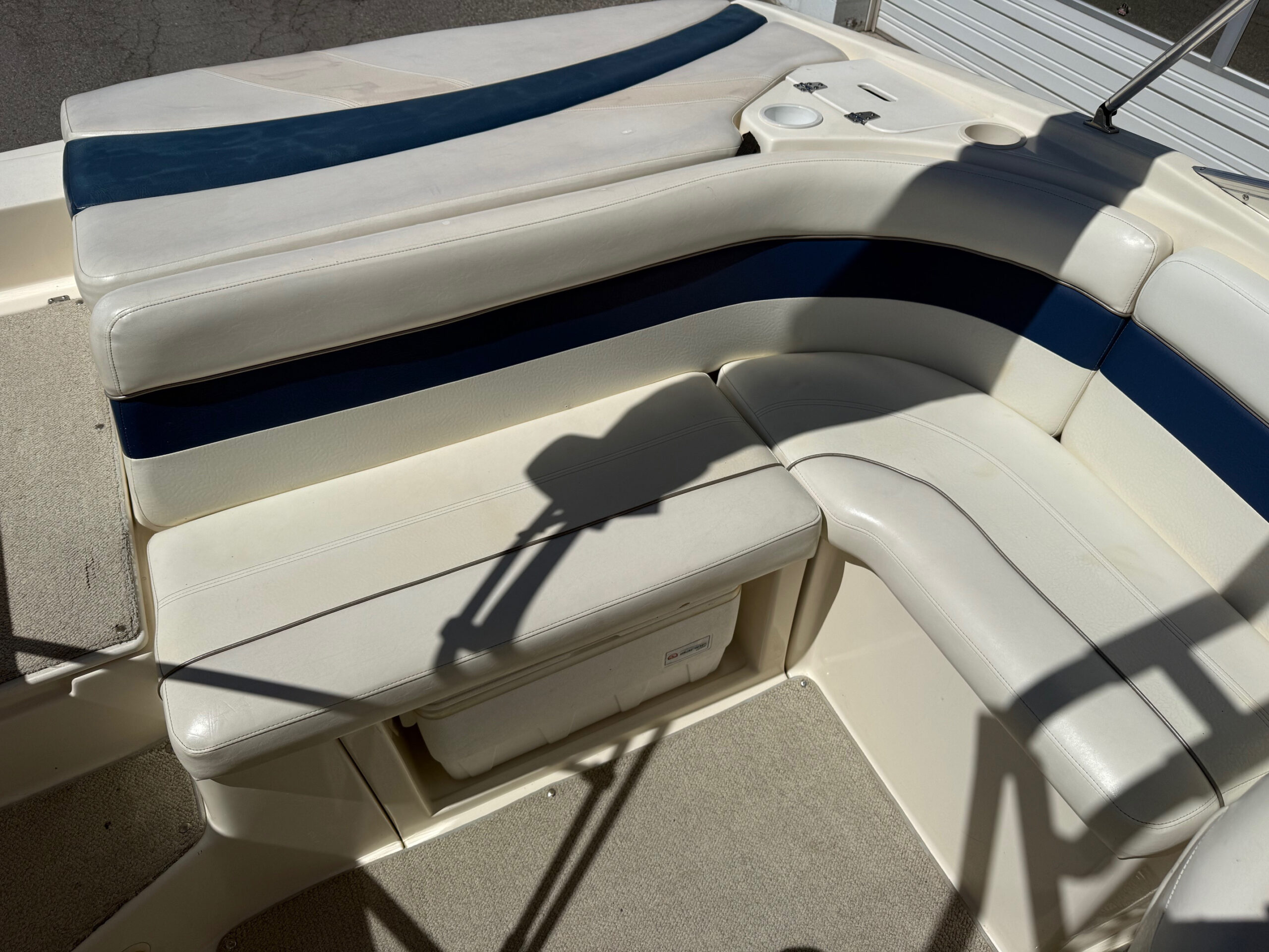 2001 19' Rinker "192 Captiva" Bowrider - Image 16