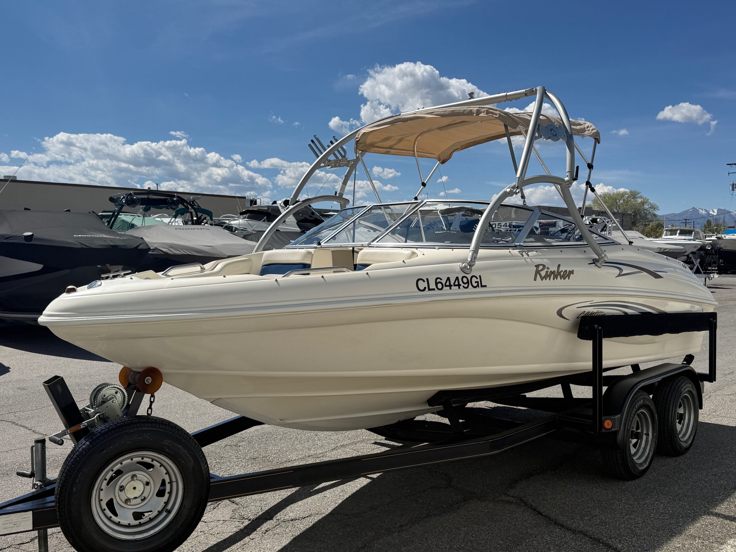 2001 19' Rinker "192 Captiva" Bowrider - Image 7