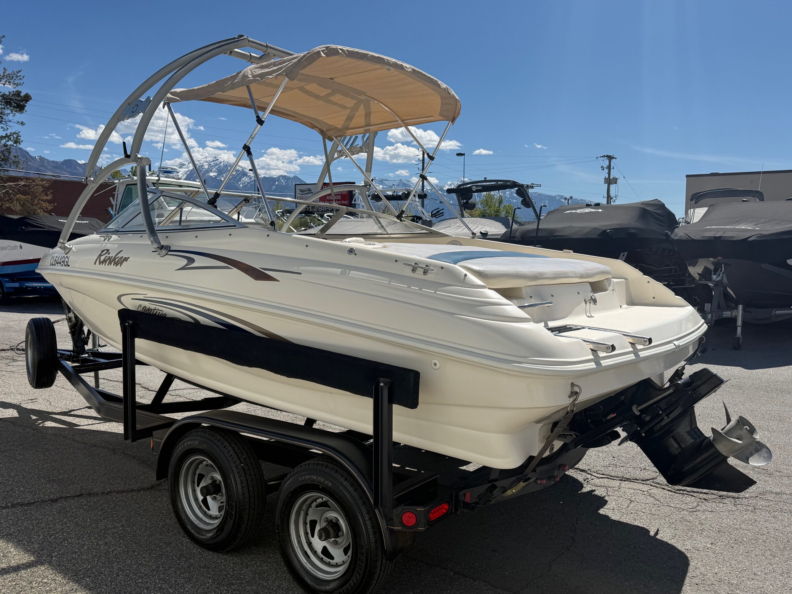 2001 19' Rinker "192 Captiva" Bowrider - Image 8
