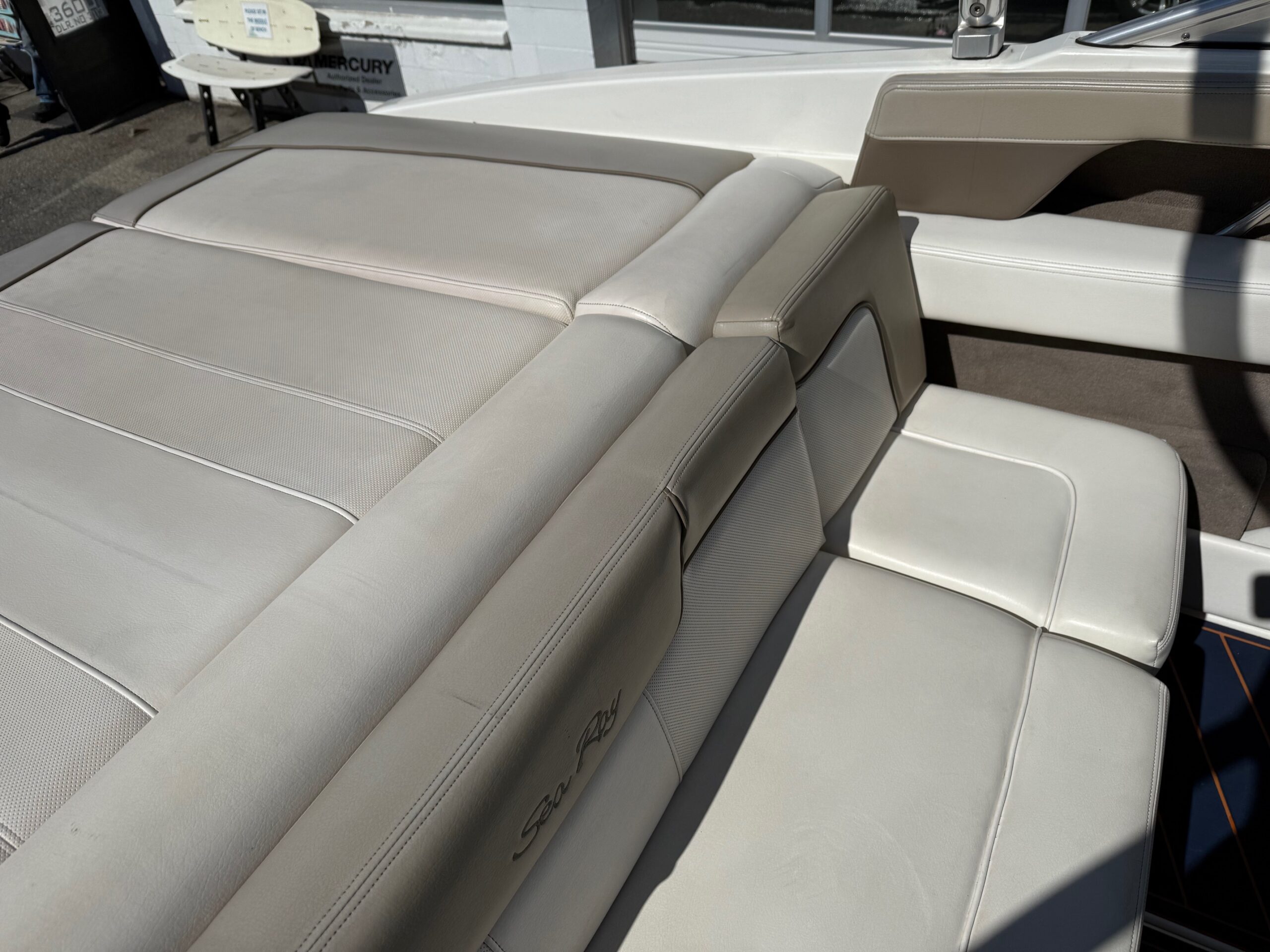 2011 21' Sea Ray "210 SLX Fission" Bowrider - Image 19