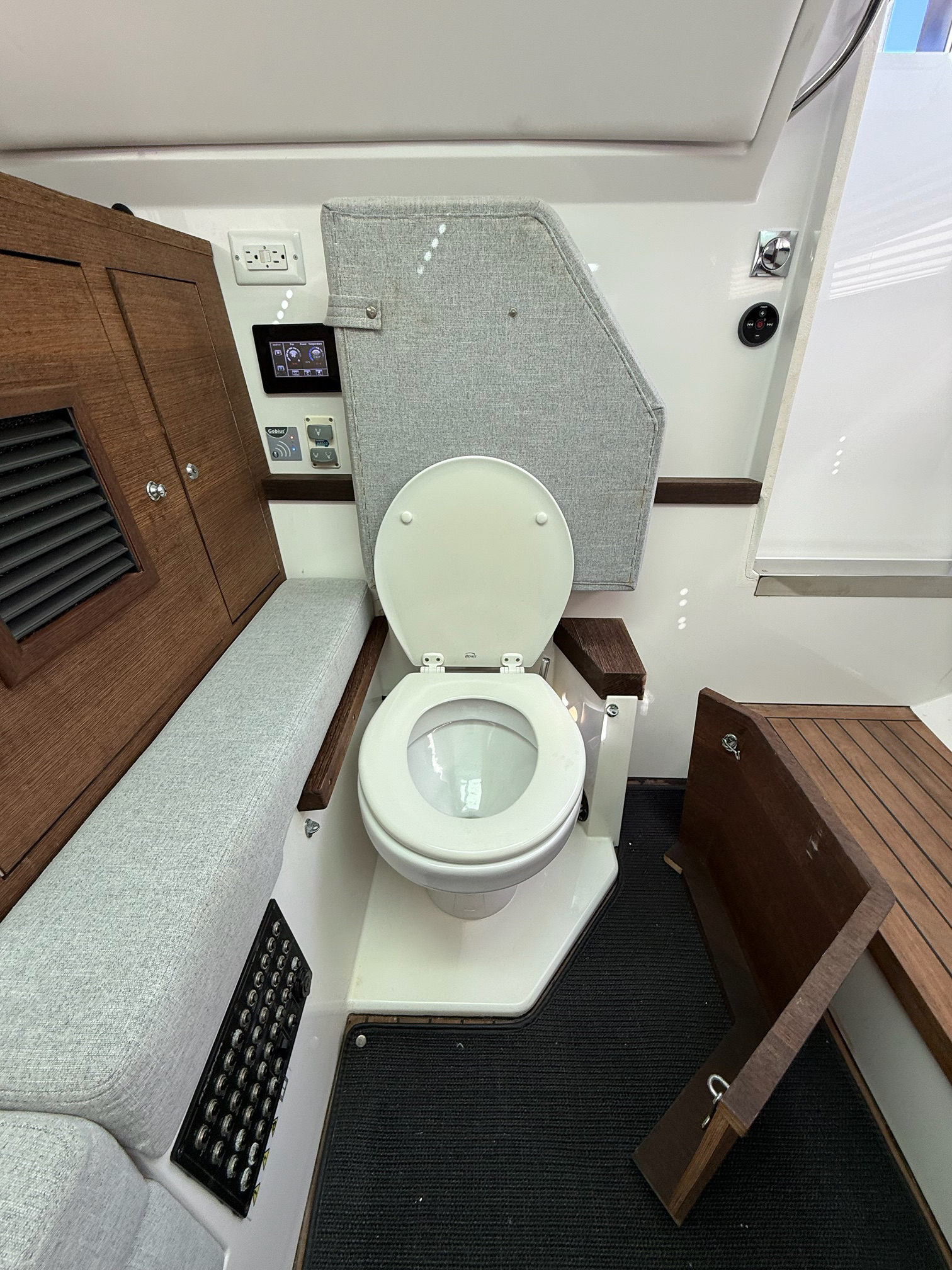 2019 37' Axopar "Sun Top" Brabus Package - Image 22