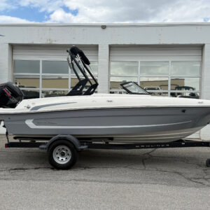 2021 18' Bayliner "VR4" Bowrider