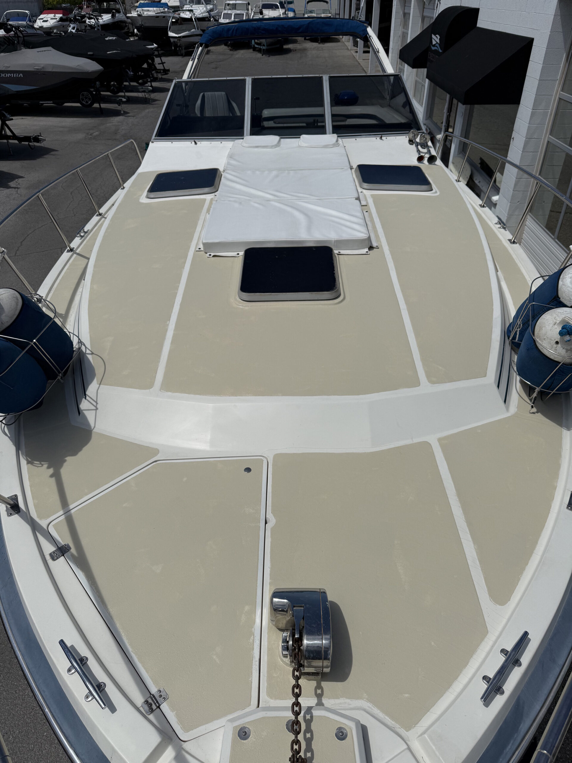 1986 32' Bayliner Conquest "3250 Sunbridge" - Image 12