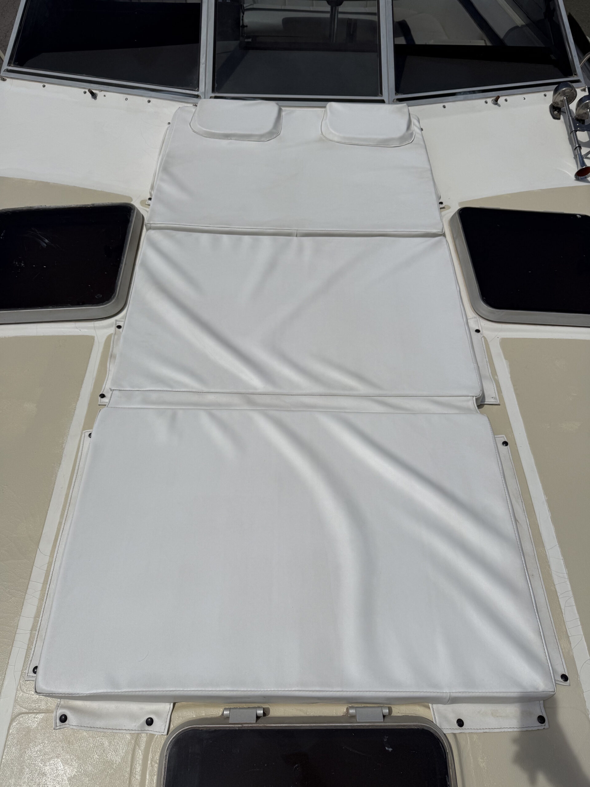 1986 32' Bayliner Conquest "3250 Sunbridge" - Image 13