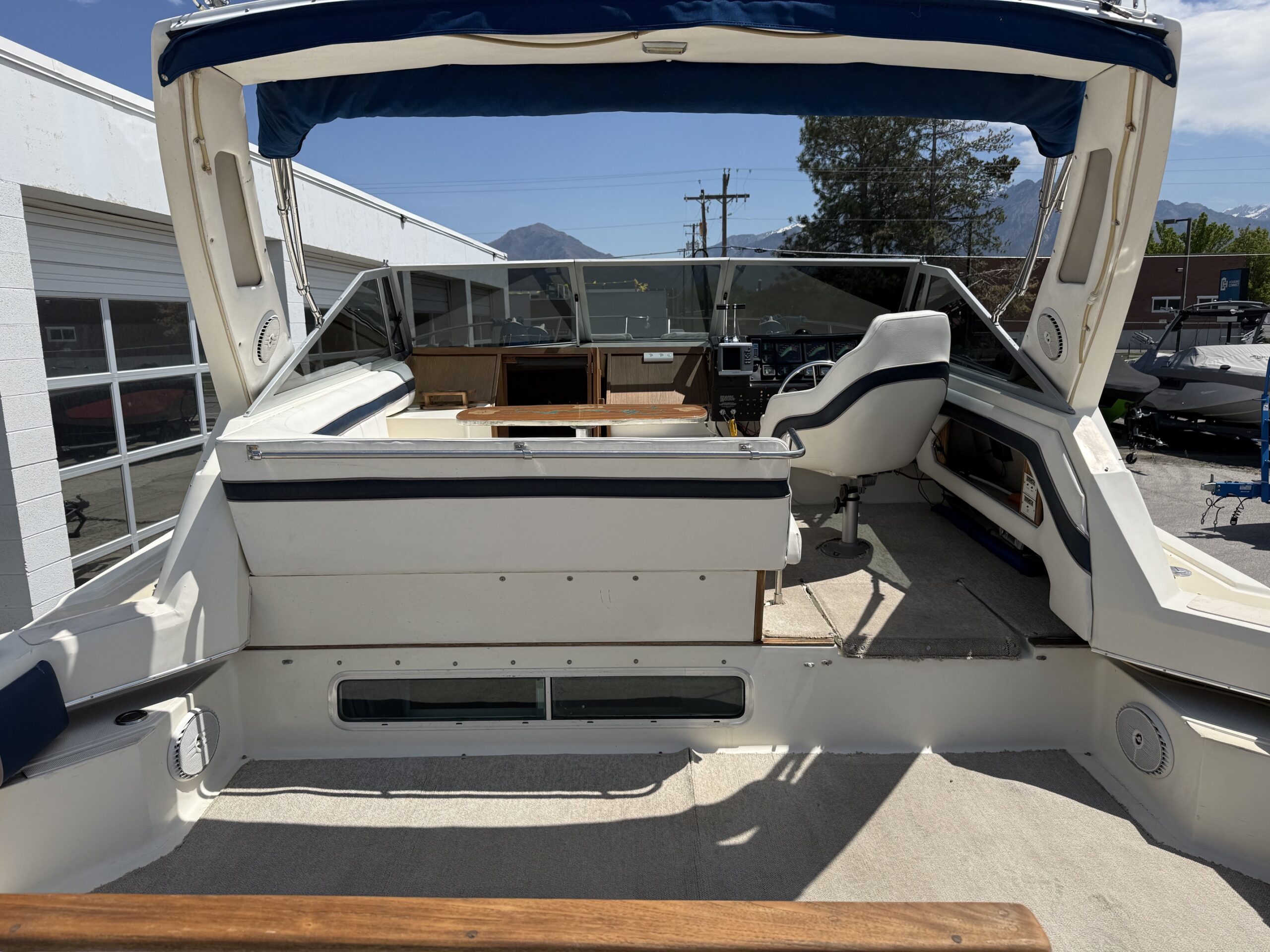 1986 32' Bayliner Conquest "3250 Sunbridge" - Image 16