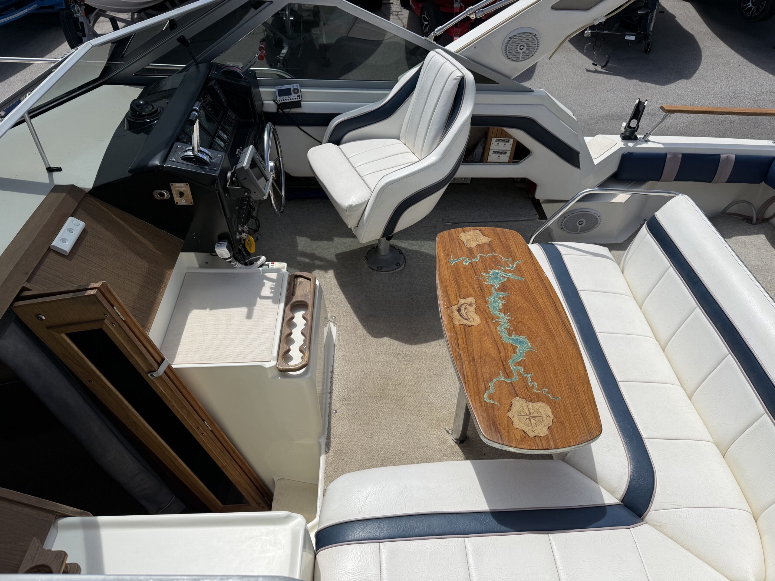 1986 32' Bayliner Conquest "3250 Sunbridge" - Image 19