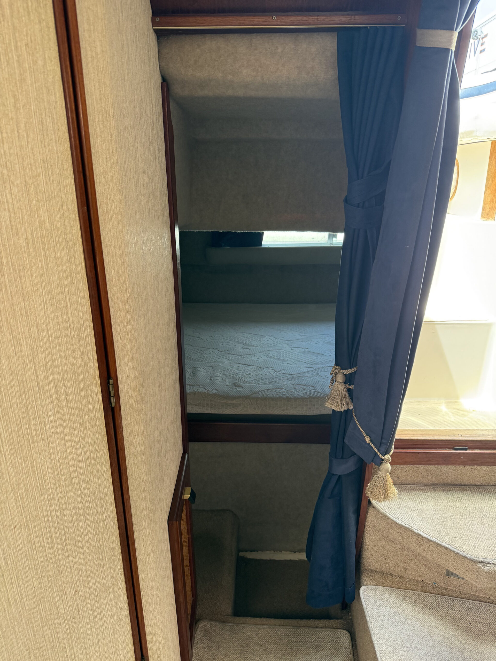 1986 32' Bayliner Conquest "3250 Sunbridge" - Image 45