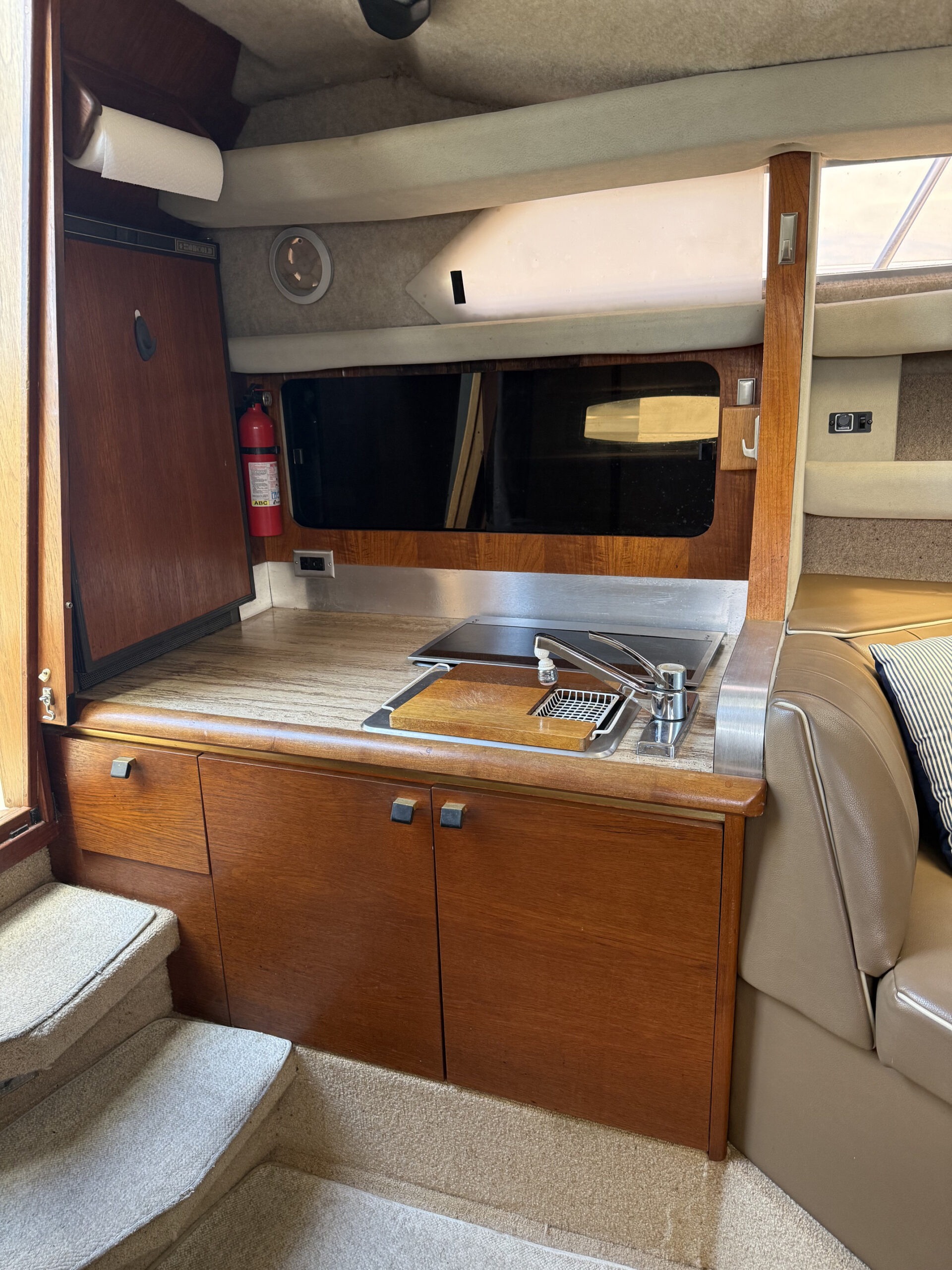 1986 32' Bayliner Conquest "3250 Sunbridge" - Image 30
