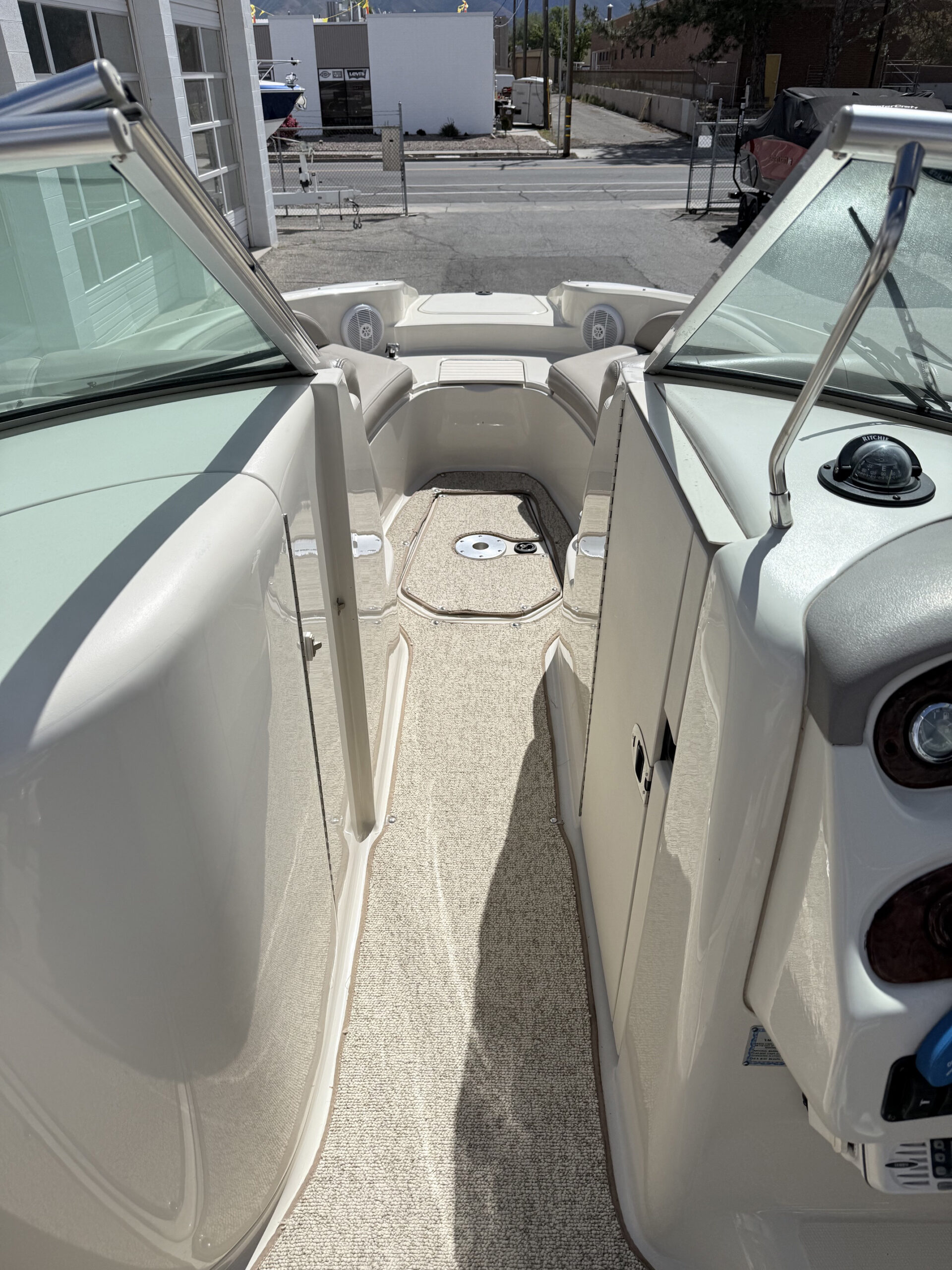 2004 27' Sea Ray "270 Sundeck" Bowrider - Image 19