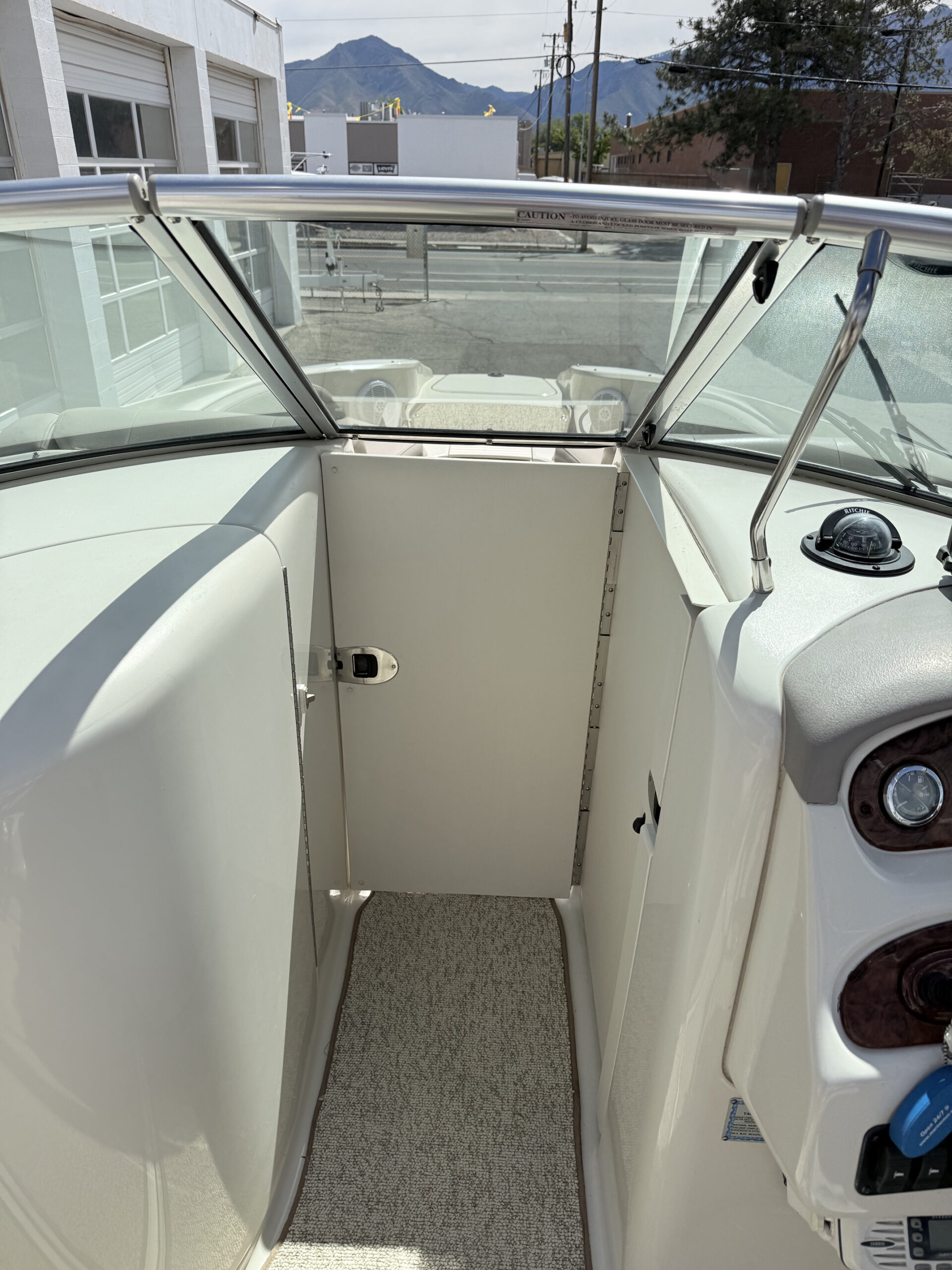 2004 27' Sea Ray "270 Sundeck" Bowrider - Image 20