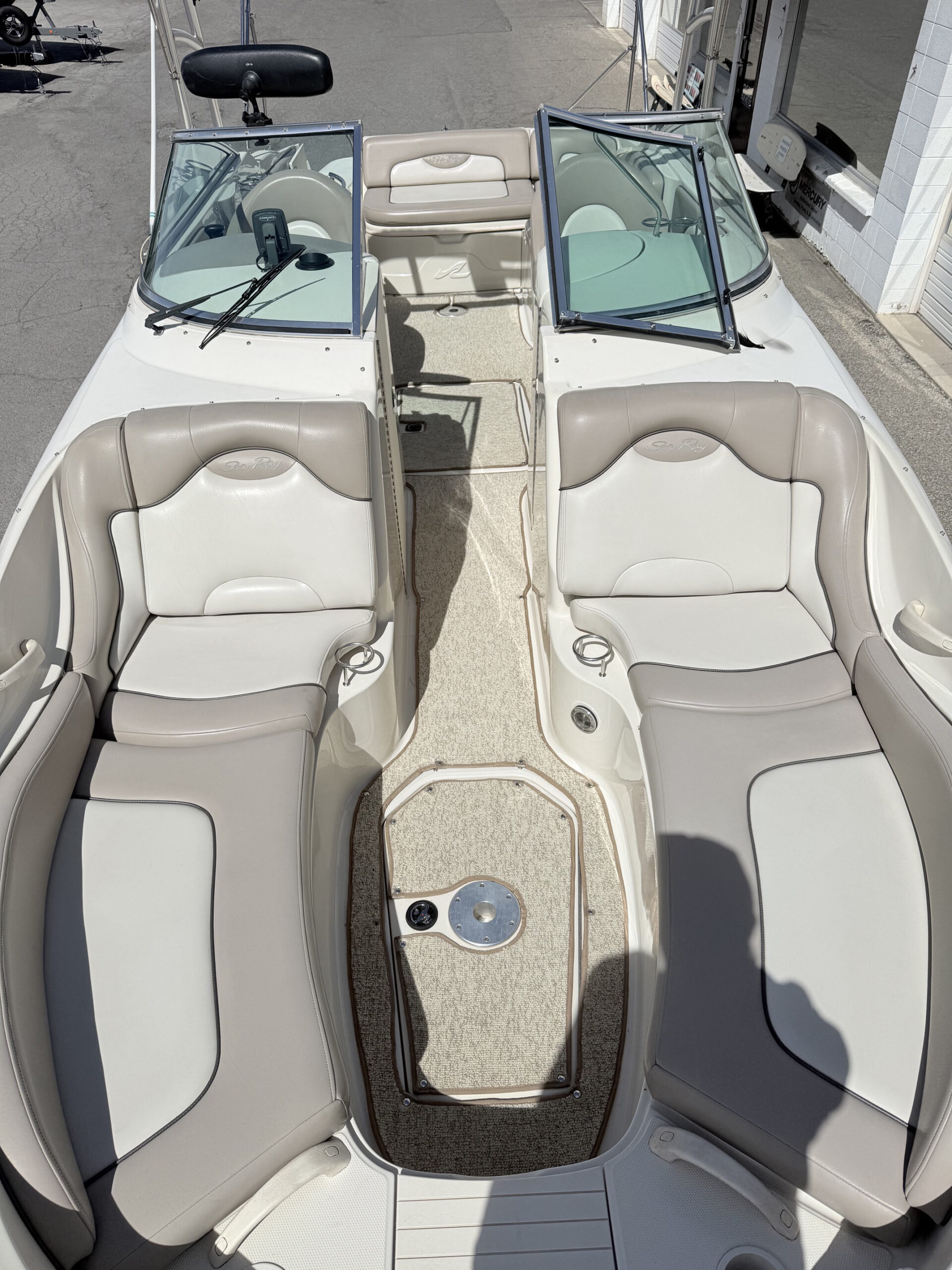 2004 27' Sea Ray "270 Sundeck" Bowrider - Image 9