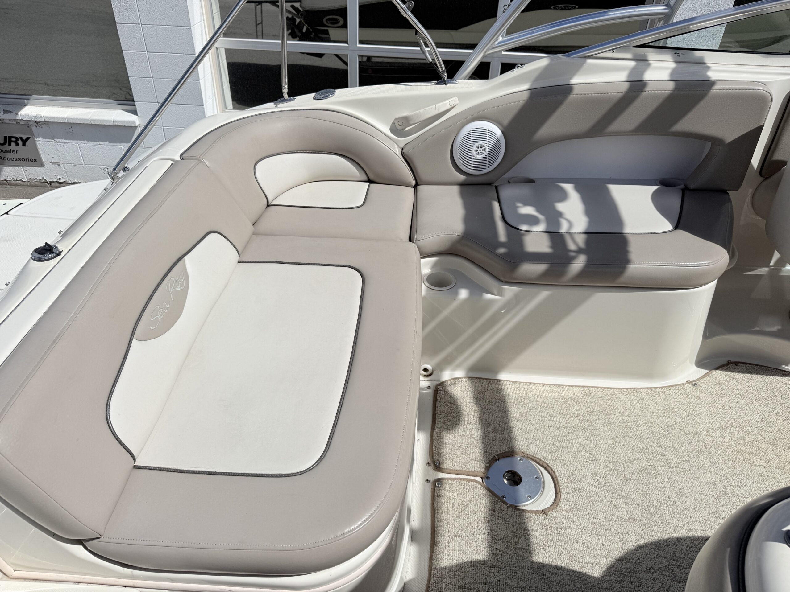 2004 27' Sea Ray "270 Sundeck" Bowrider - Image 27