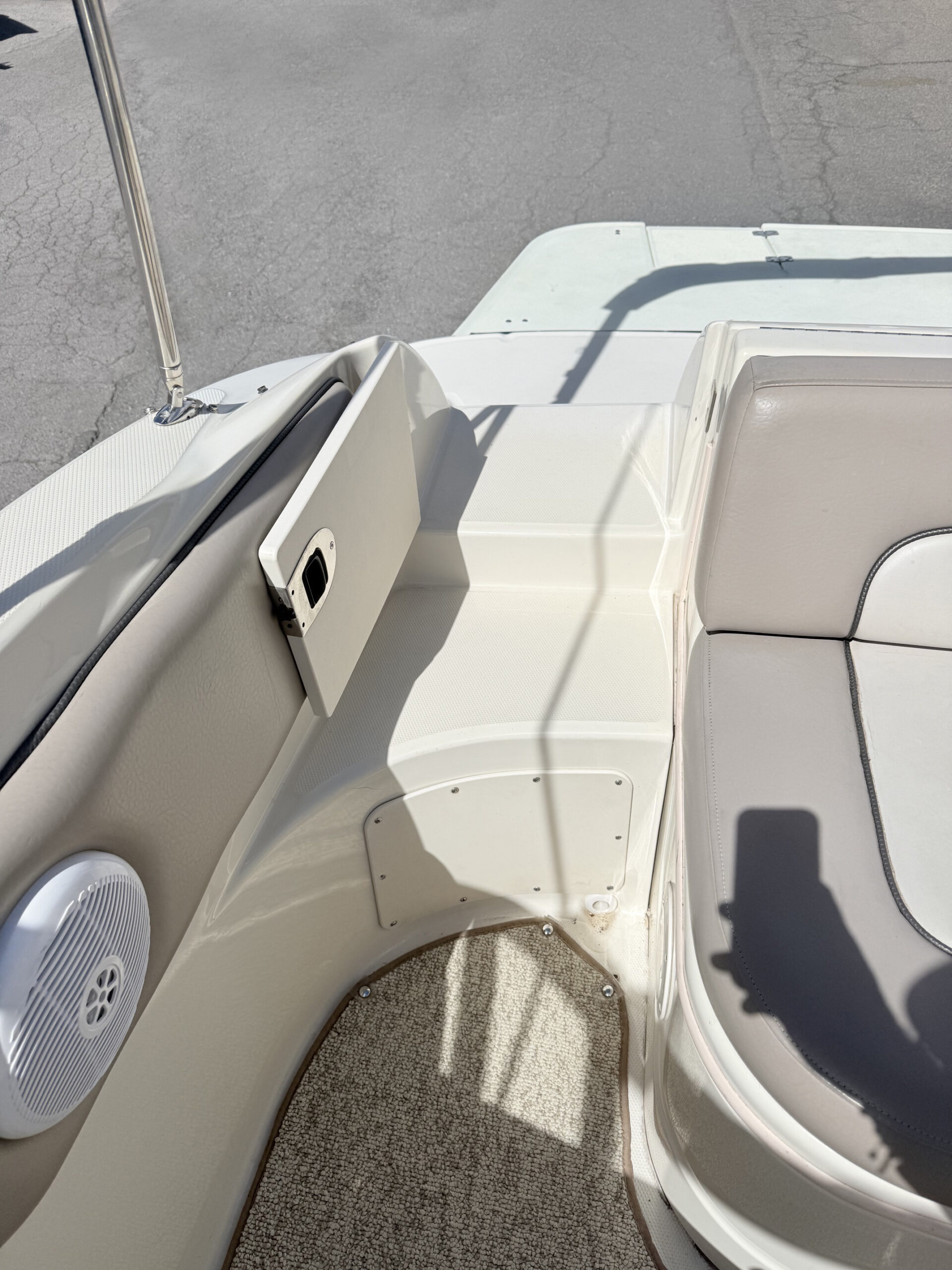 2004 27' Sea Ray "270 Sundeck" Bowrider - Image 36