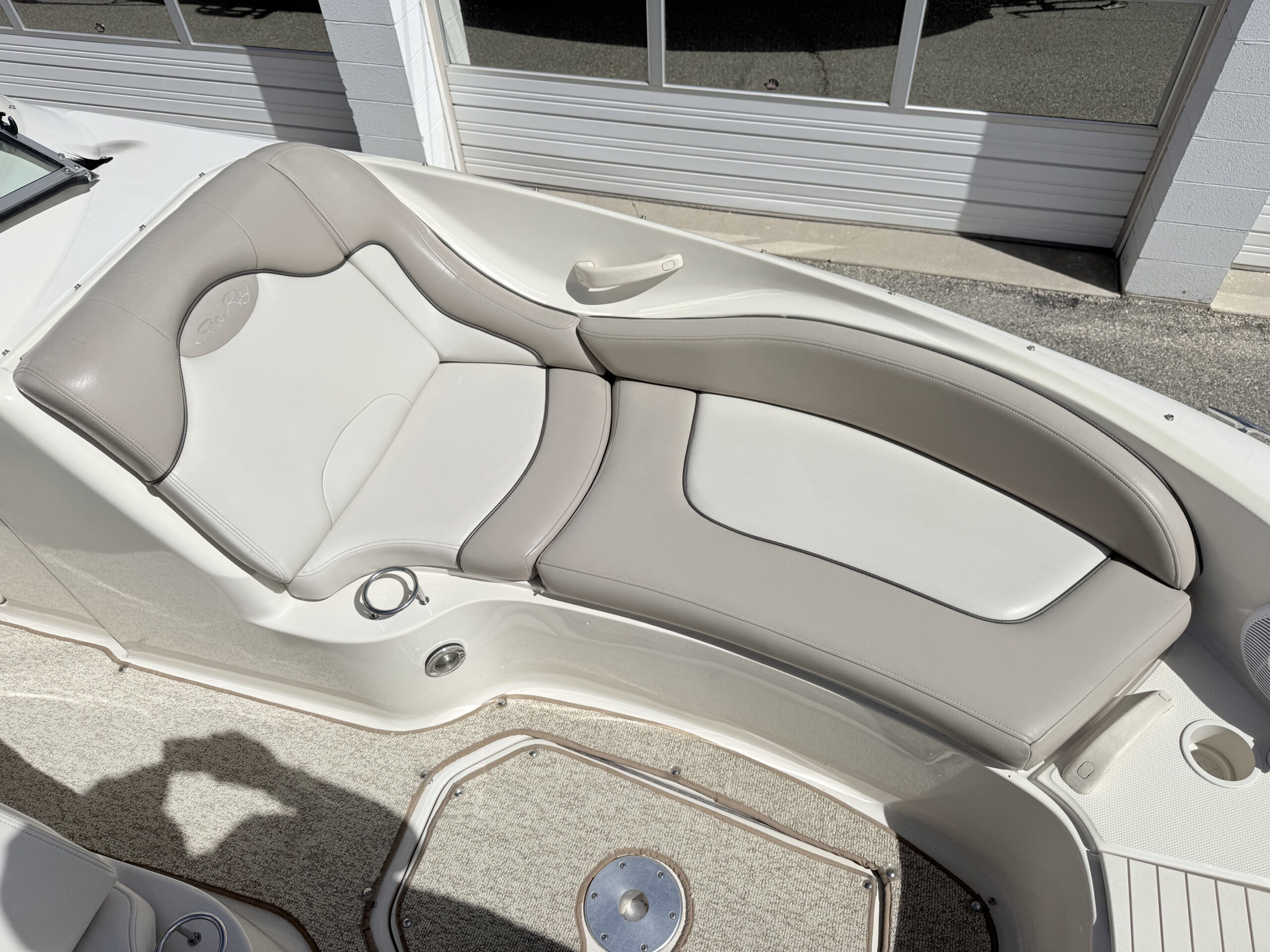2004 27' Sea Ray "270 Sundeck" Bowrider - Image 11
