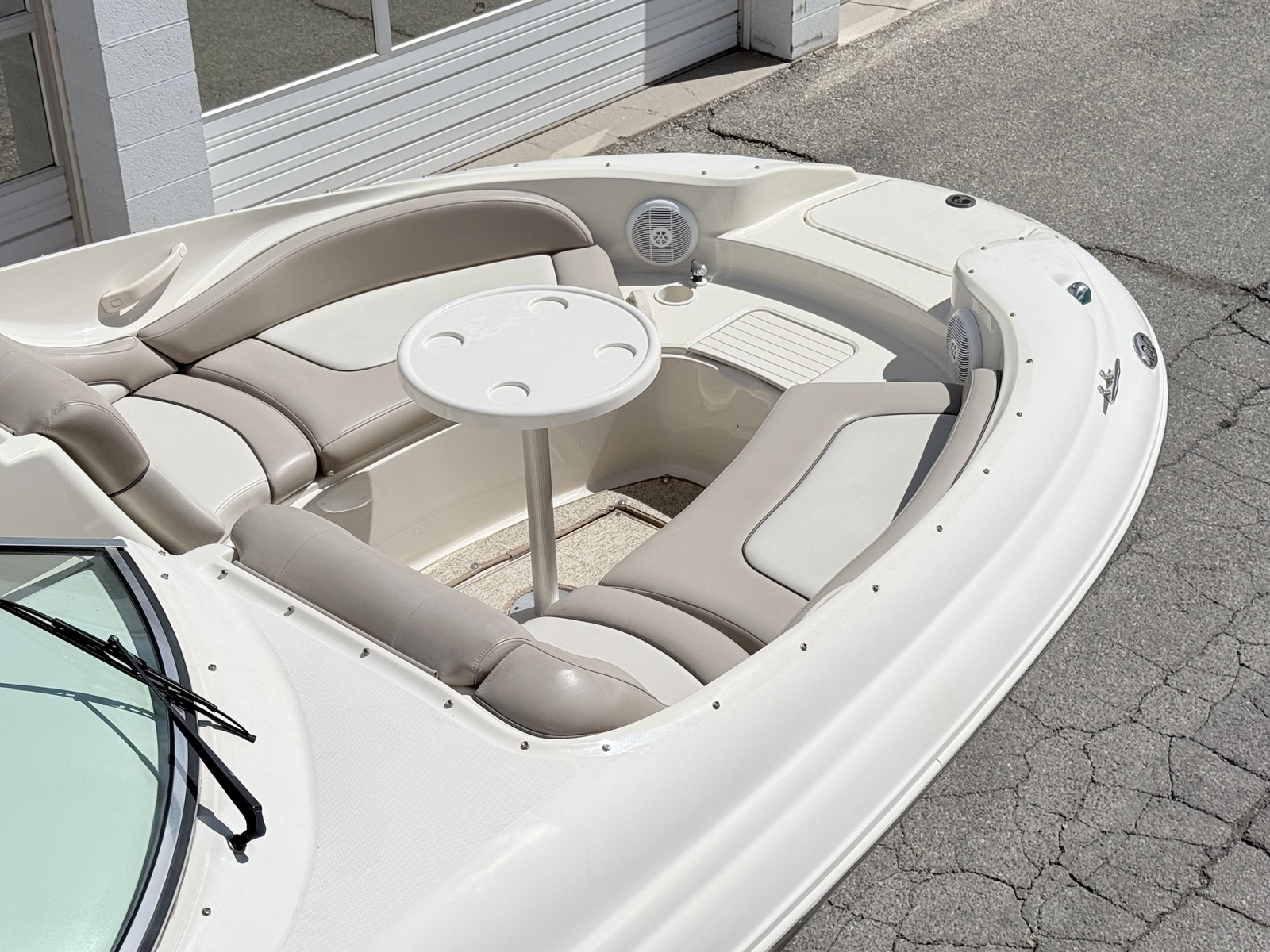 2004 27' Sea Ray "270 Sundeck" Bowrider - Image 13