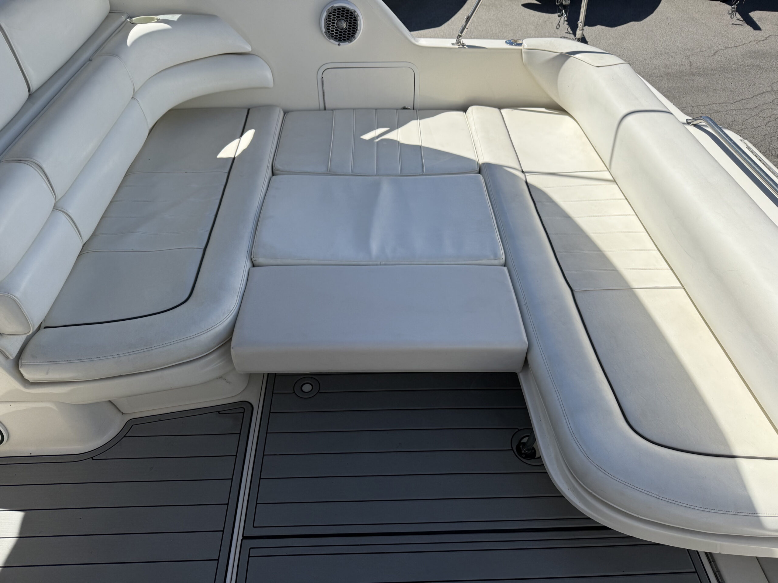 1995 33' Sea Ray "330 Sundancer" - Image 27