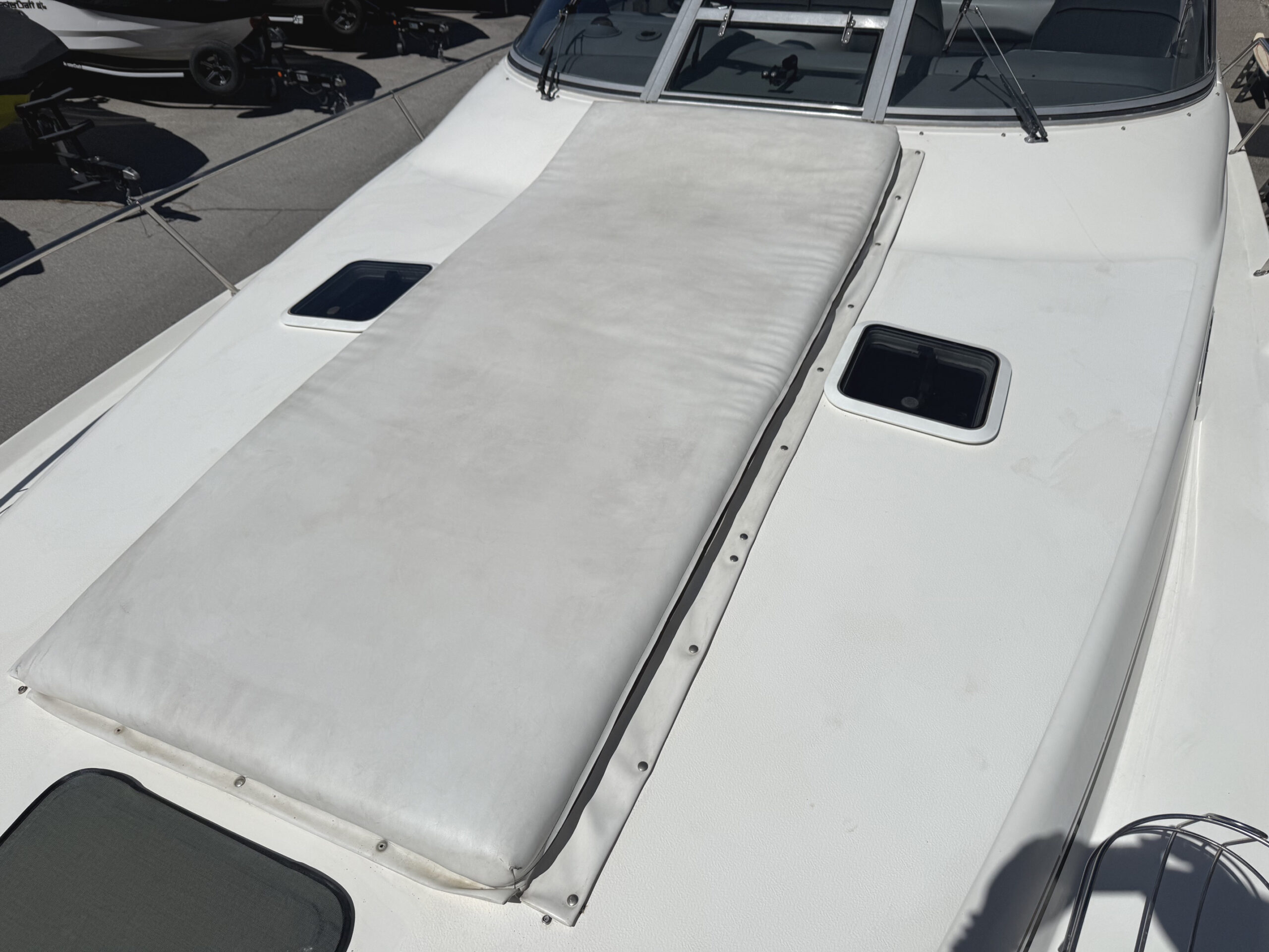 1995 33' Sea Ray "330 Sundancer" - Image 12