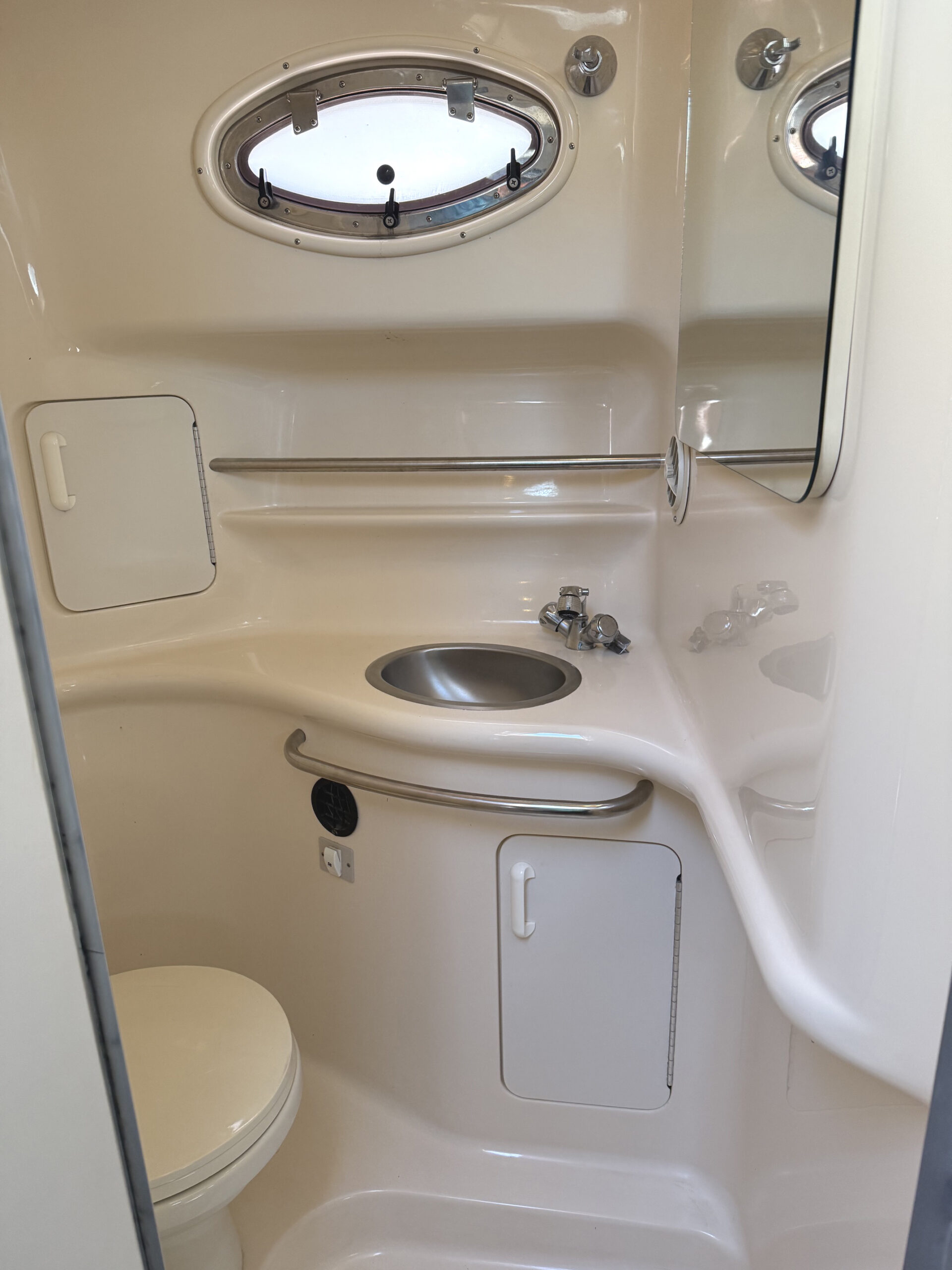 1995 33' Sea Ray "330 Sundancer" - Image 39