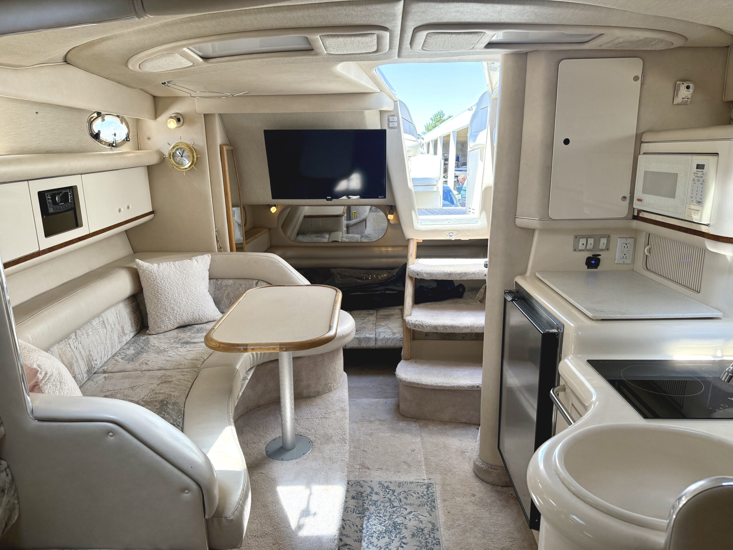 1995 33' Sea Ray "330 Sundancer" - Image 44
