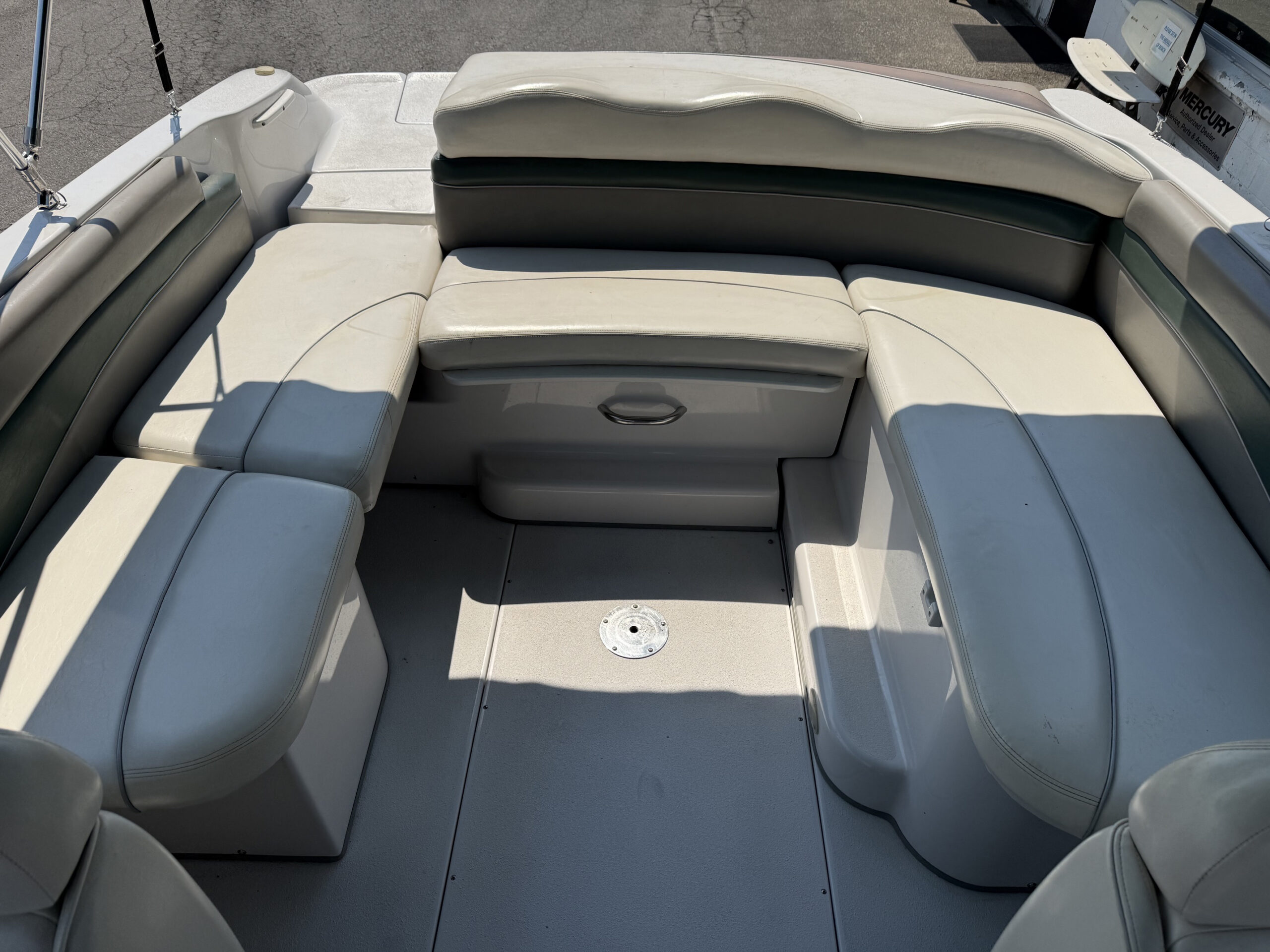 2000 26' Four Winns "260 Horizon" Bowrider - Image 16