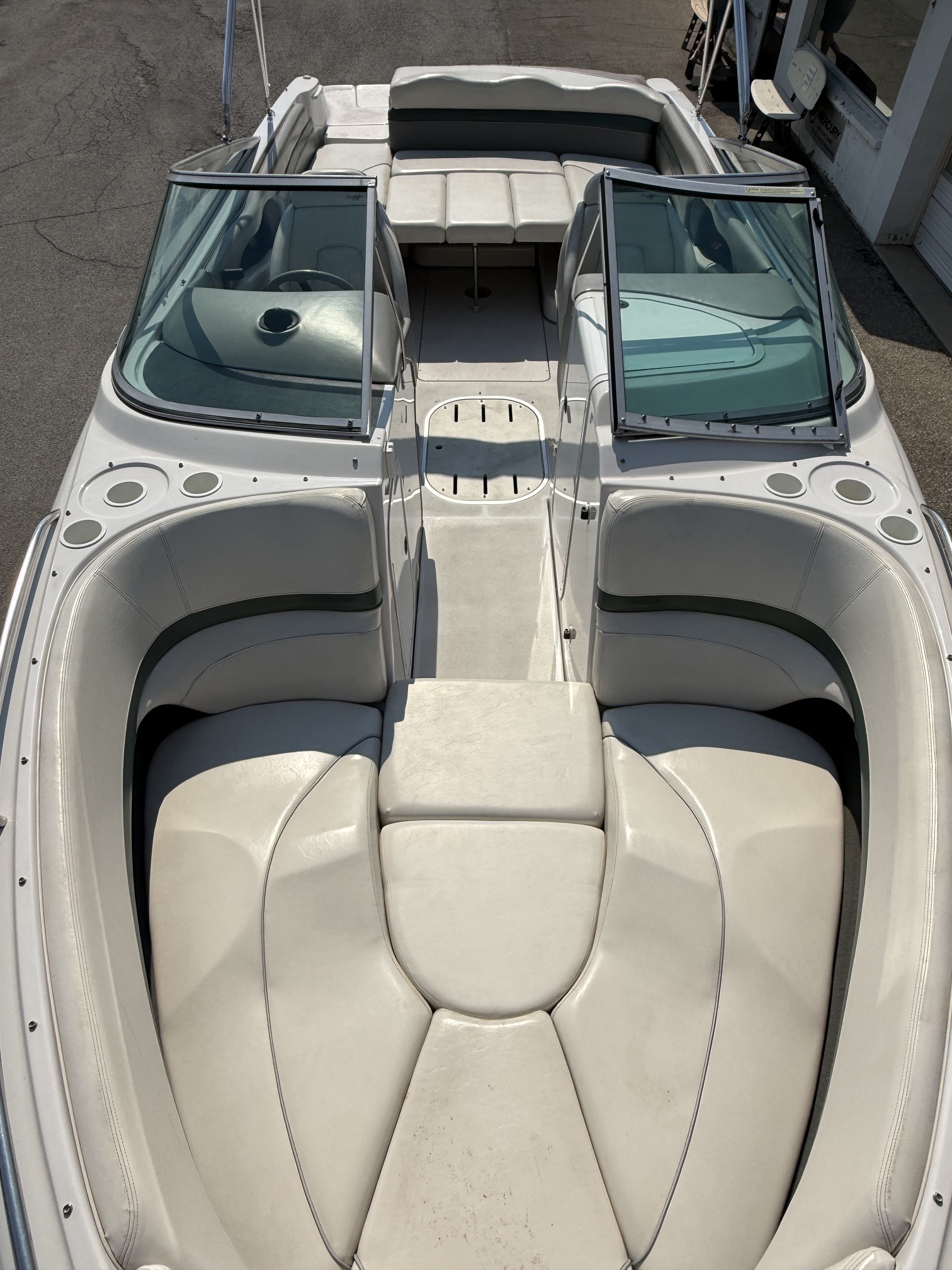 2000 26' Four Winns "260 Horizon" Bowrider - Image 17