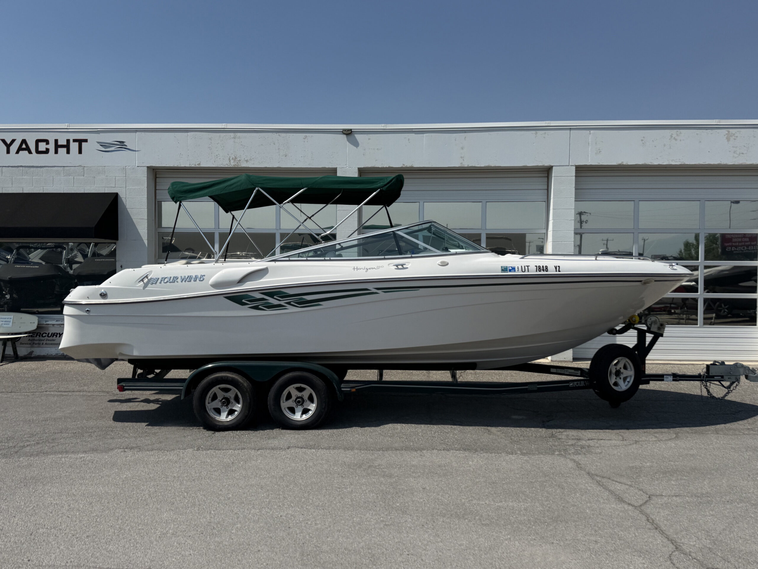 2000 26' Four Winns "260 Horizon" Bowrider