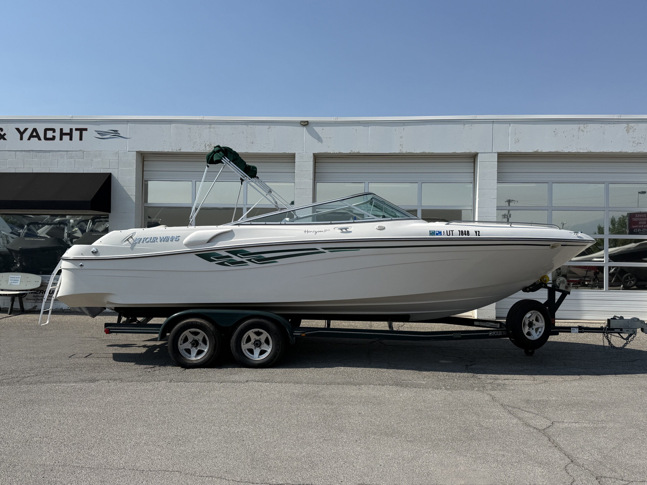 2000 26' Four Winns "260 Horizon" Bowrider - Image 2
