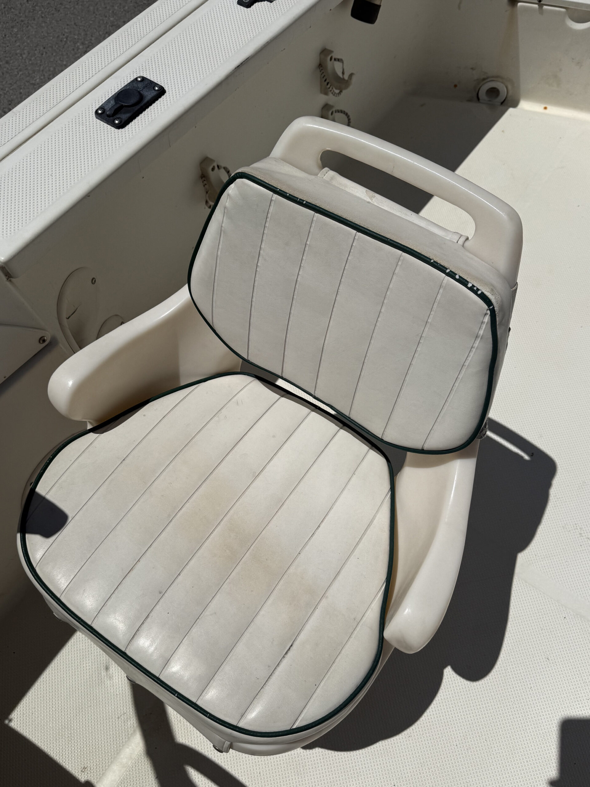 2001 17' Bayliner Trophy "1700 Bowrider" - Image 21