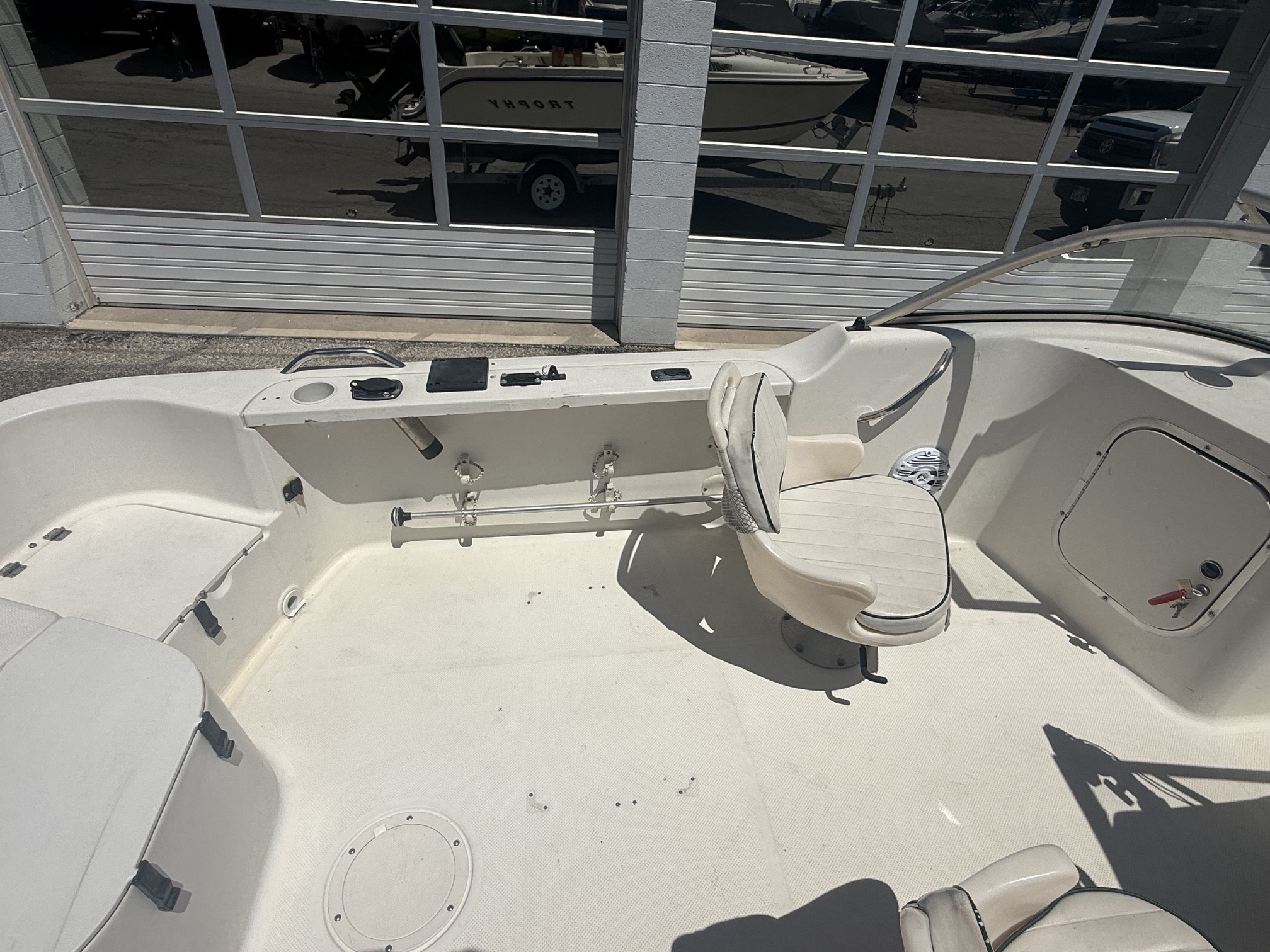 2001 17' Bayliner Trophy "1700 Bowrider" - Image 17