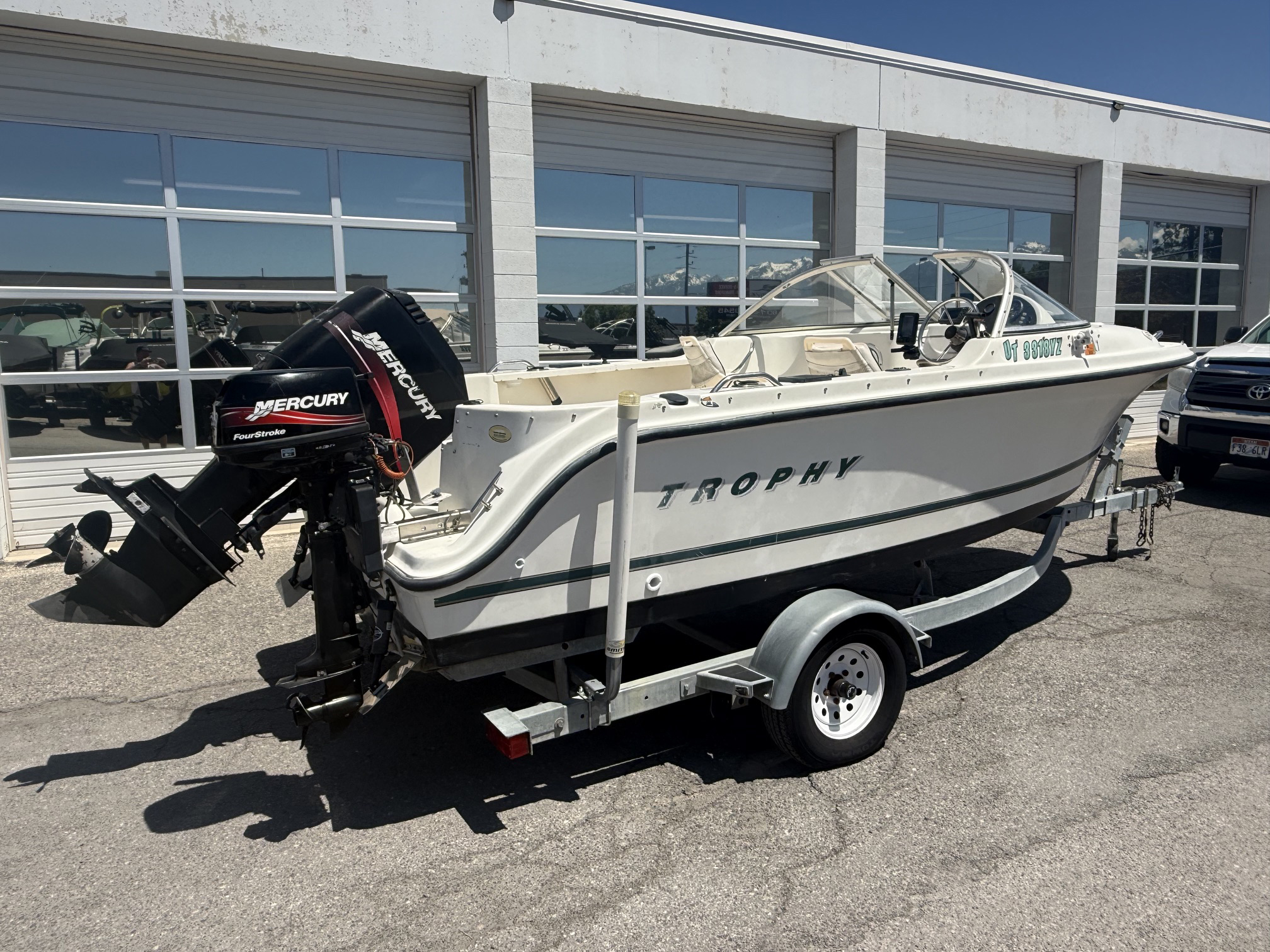 2001 17' Bayliner Trophy "1700 Bowrider" - Image 4