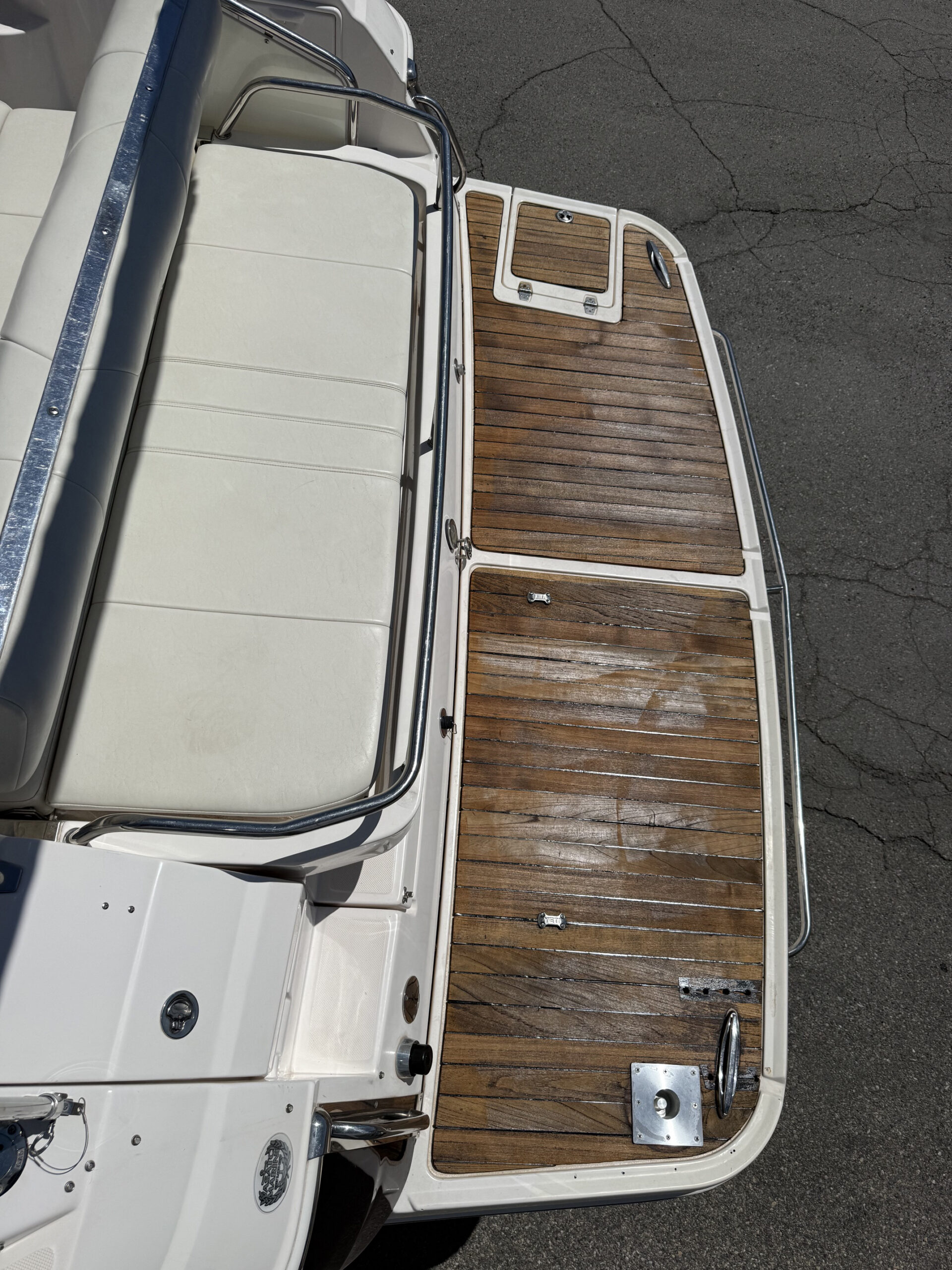 2004 35' Regal "Commodore 3560" Yacht - Image 23