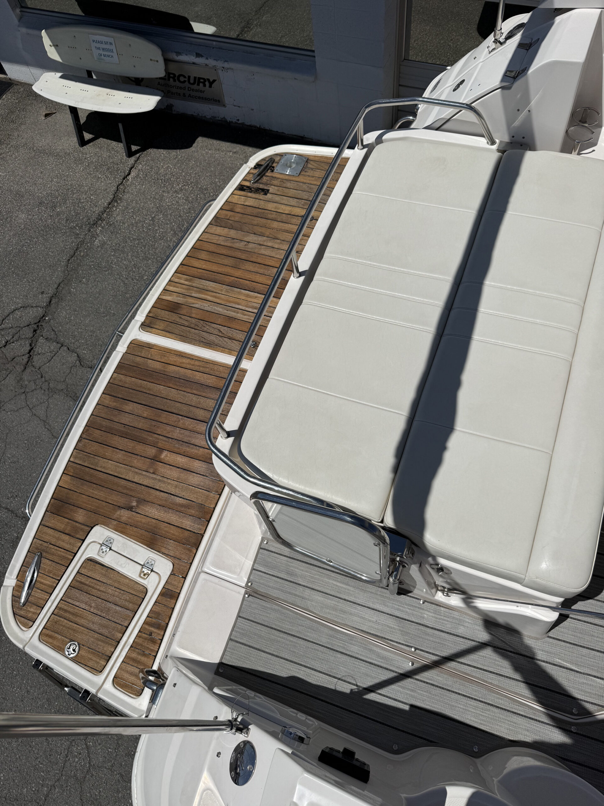 2004 35' Regal "Commodore 3560" Yacht - Image 32