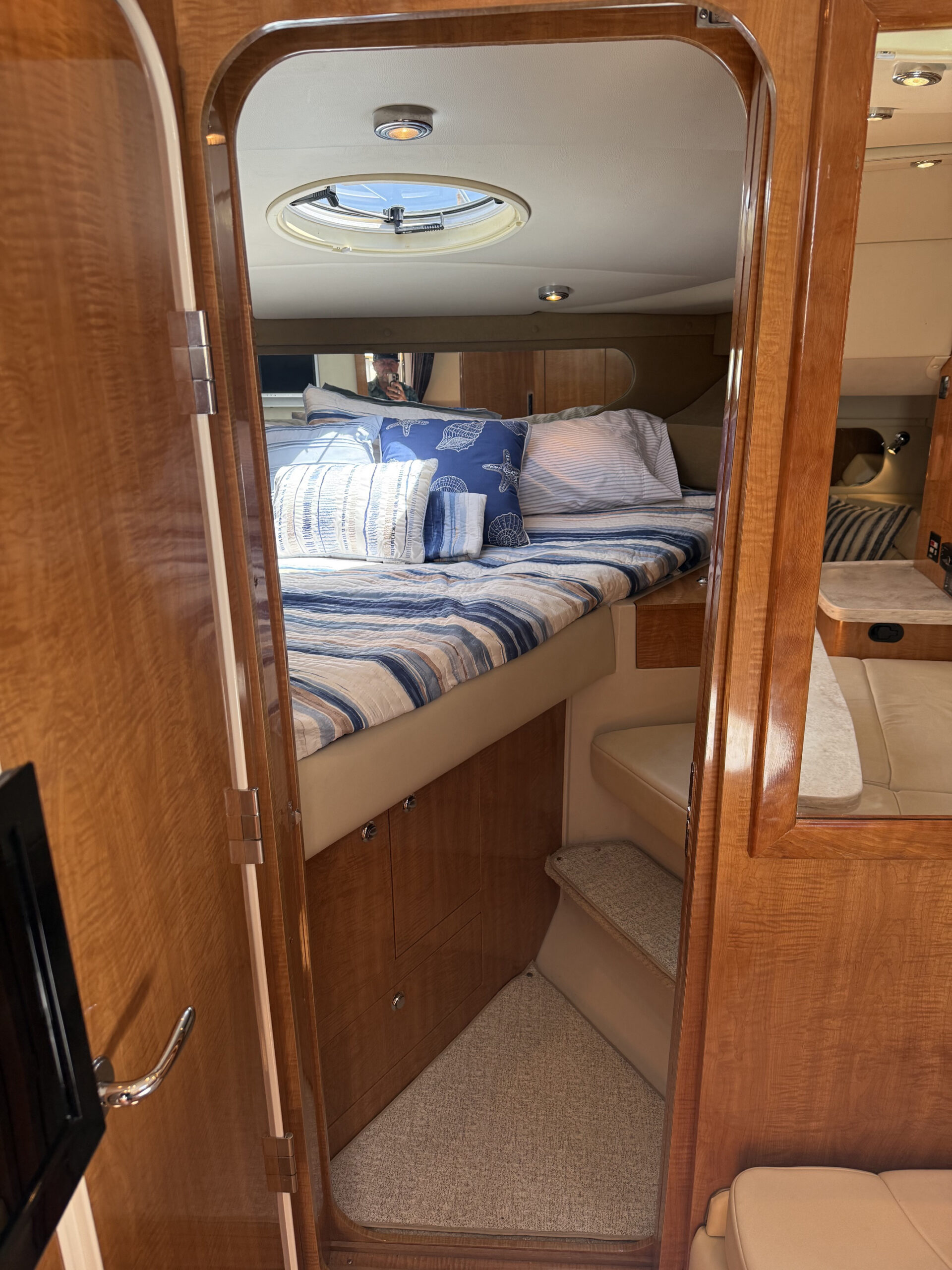 2004 35' Regal "Commodore 3560" Yacht - Image 45
