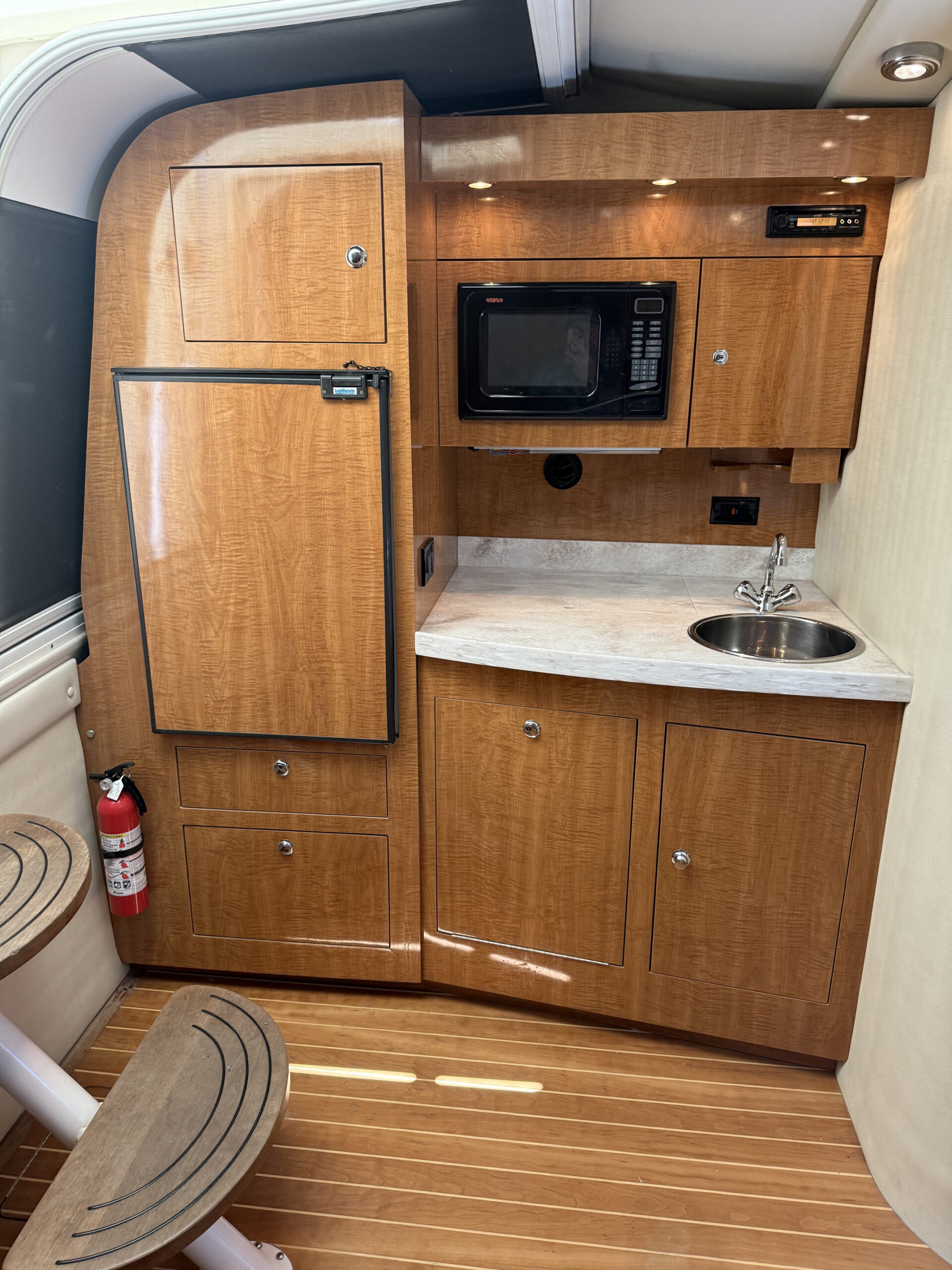 2004 35' Regal "Commodore 3560" Yacht - Image 38