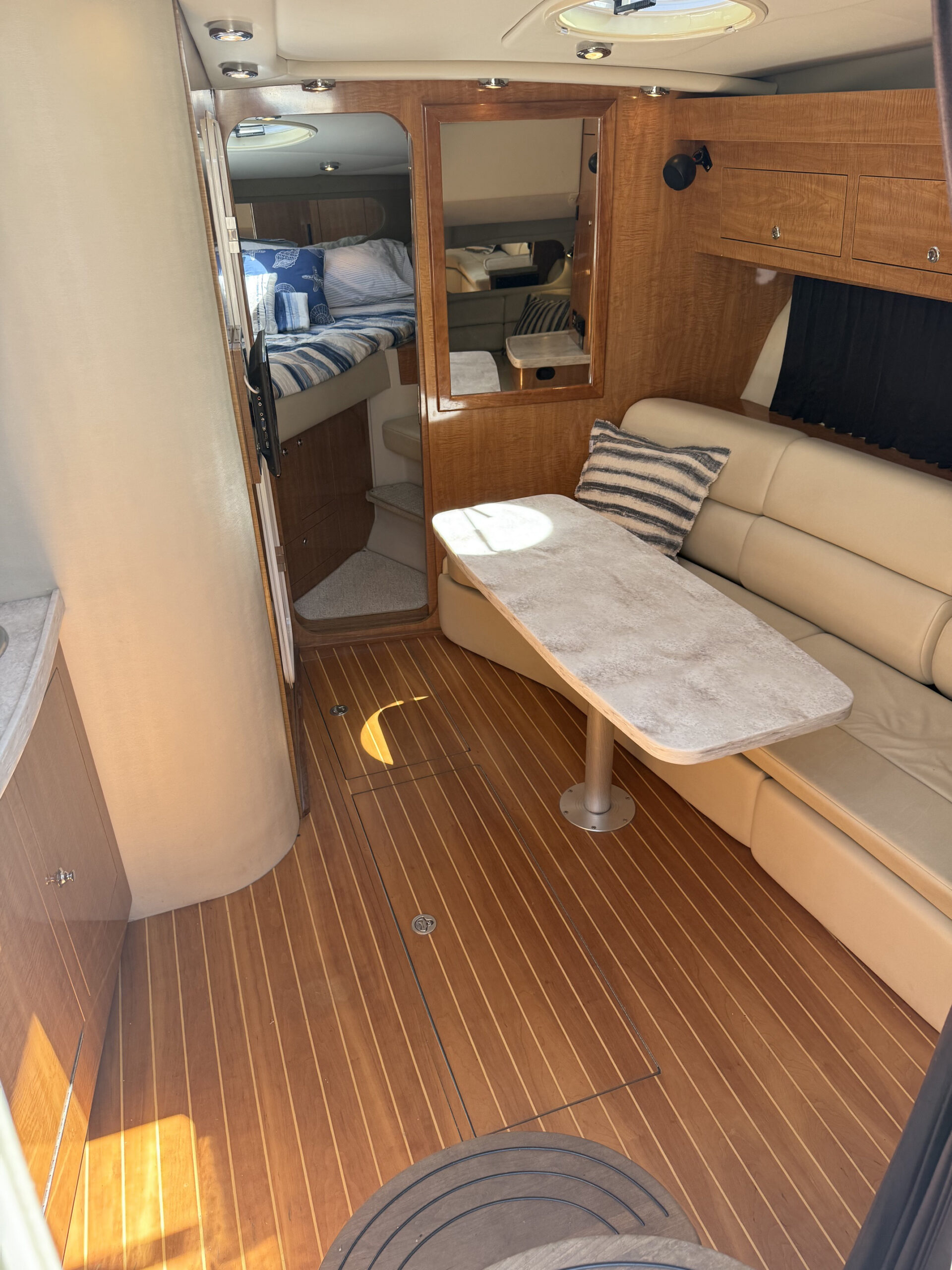 2004 35' Regal "Commodore 3560" Yacht - Image 39