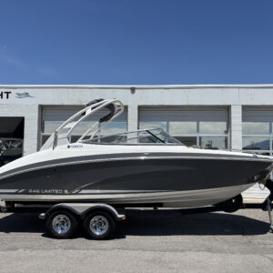 2015 24' Yamaha "242 Limited S" Bowrider