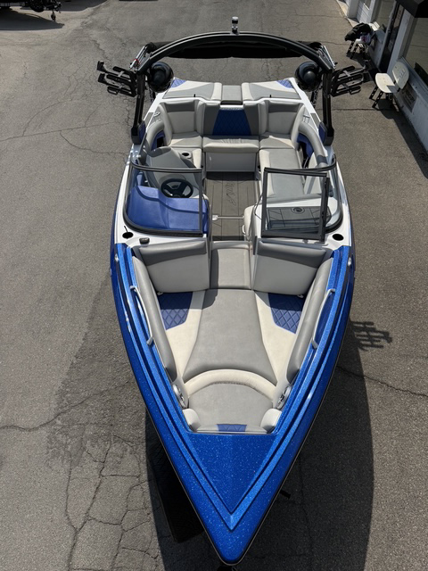 2018 23' Tige "R23" Bowrider - Image 9
