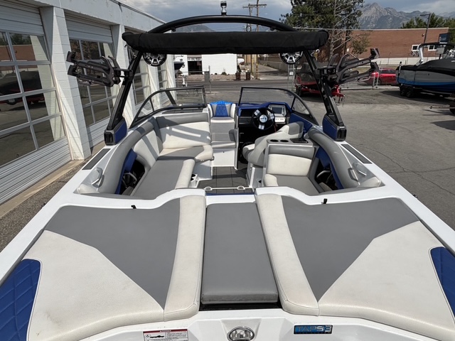 2018 23' Tige "R23" Bowrider - Image 18