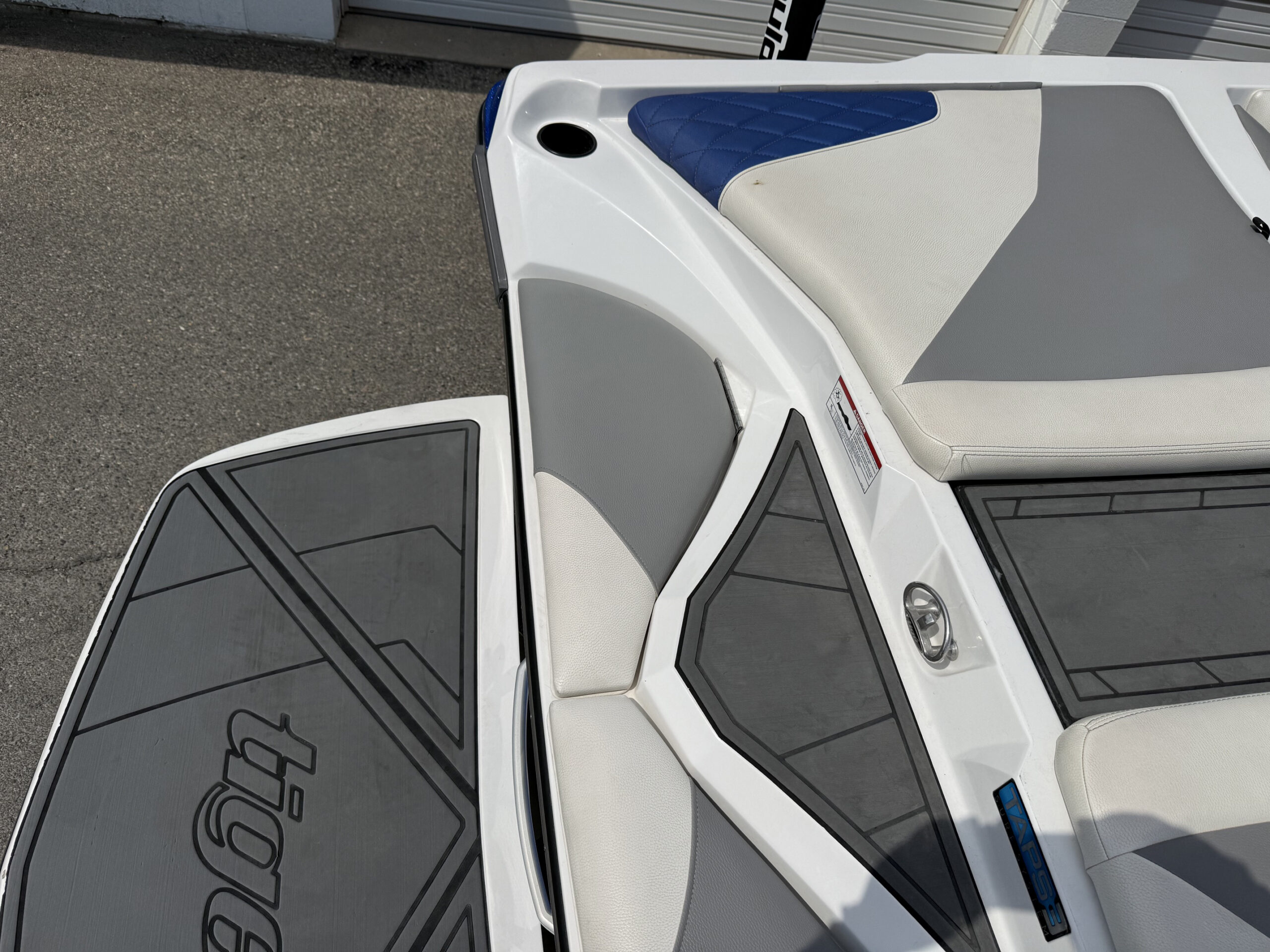 2018 23' Tige "R23" Bowrider - Image 21