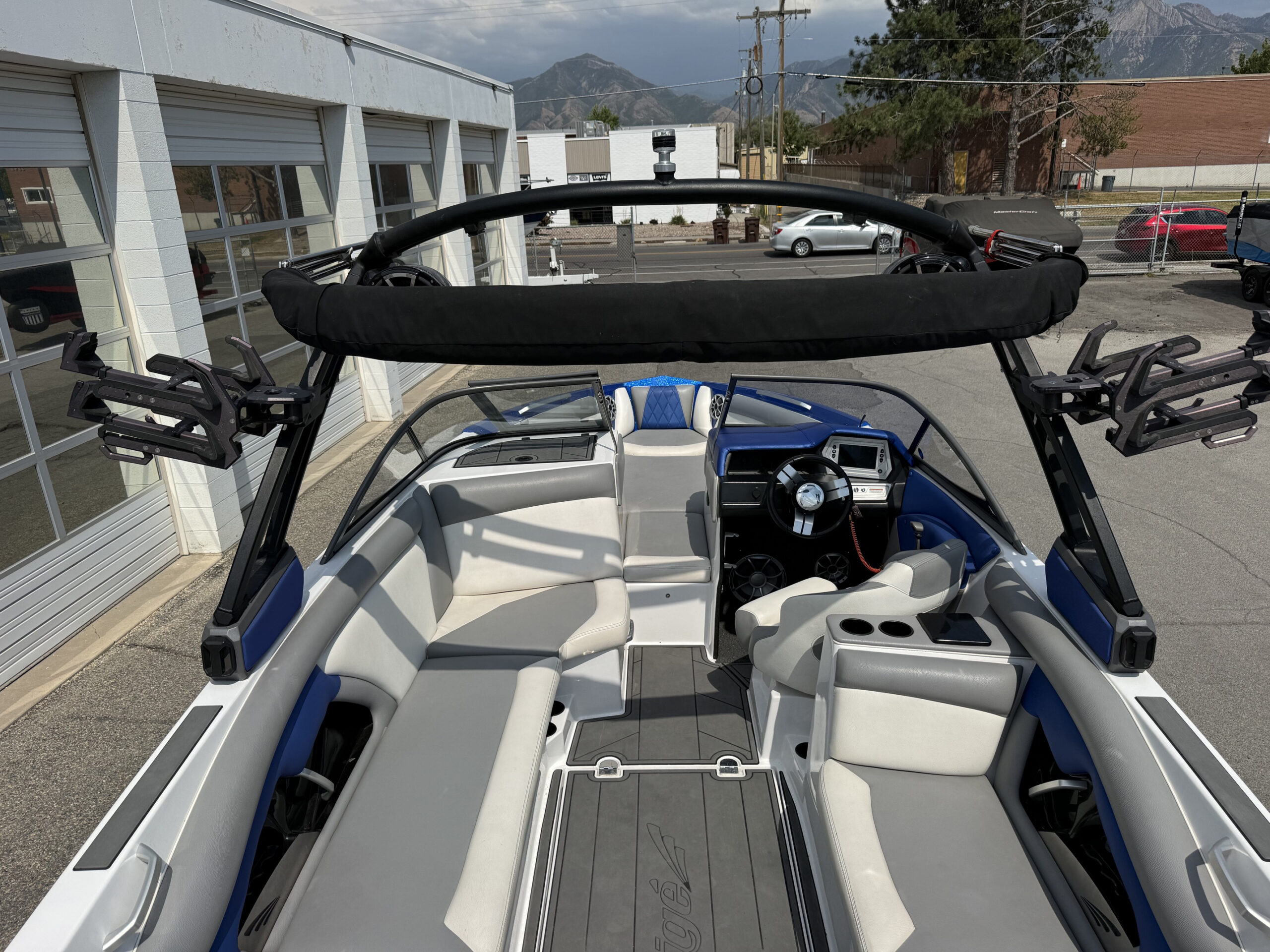2018 23' Tige "R23" Bowrider - Image 13