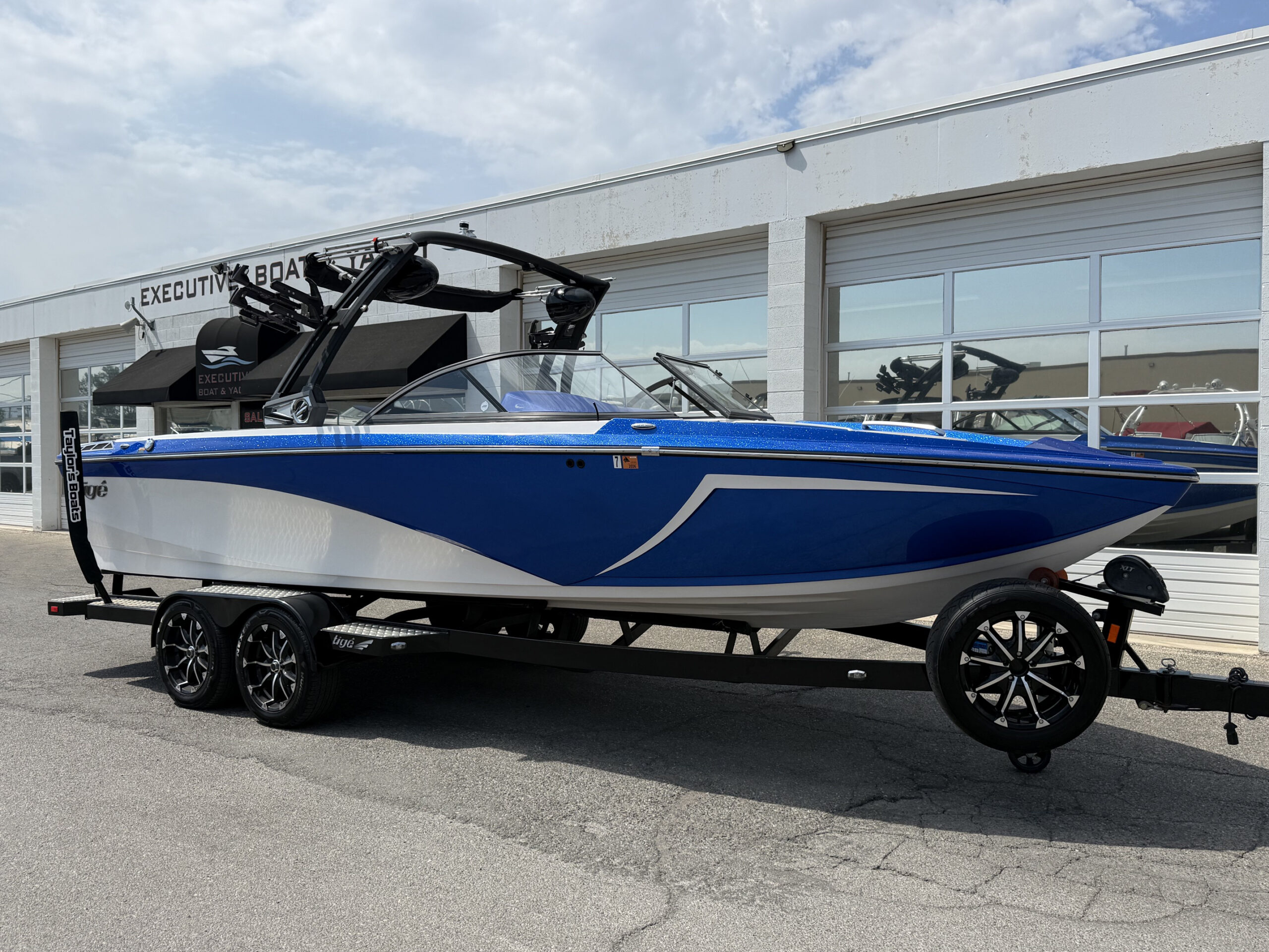 2018 23' Tige "R23" Bowrider - Image 2