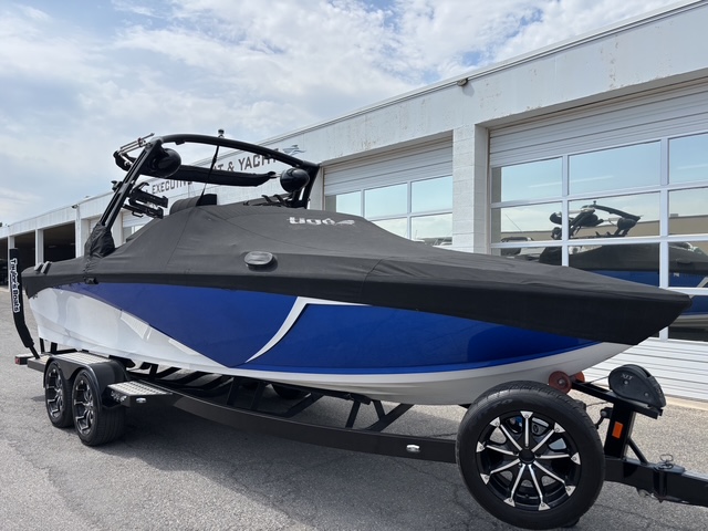 2018 23' Tige "R23" Bowrider - Image 6